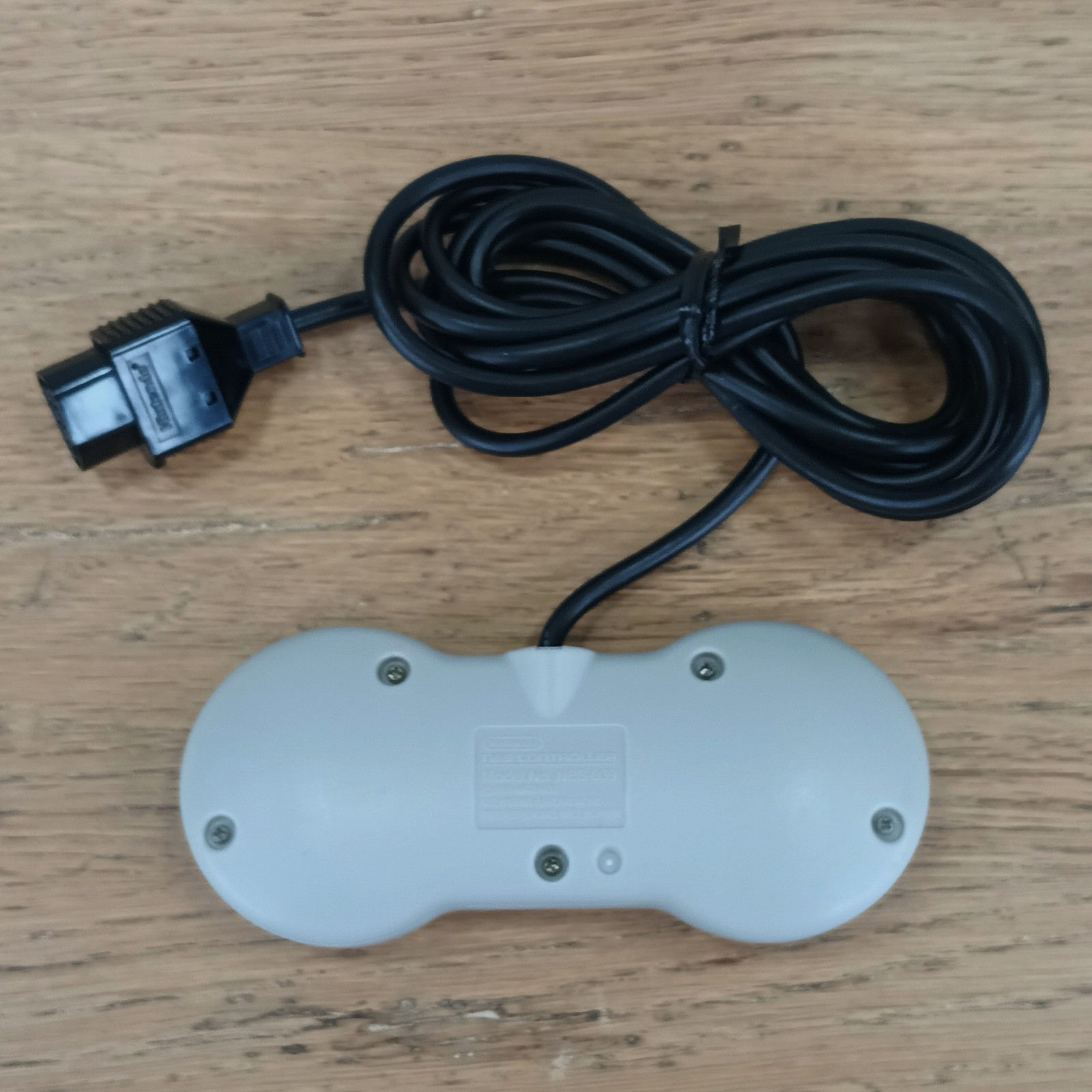 Nintendo NES Original Authentic OEM Dog Bone Controller NES-039 Tested & Works