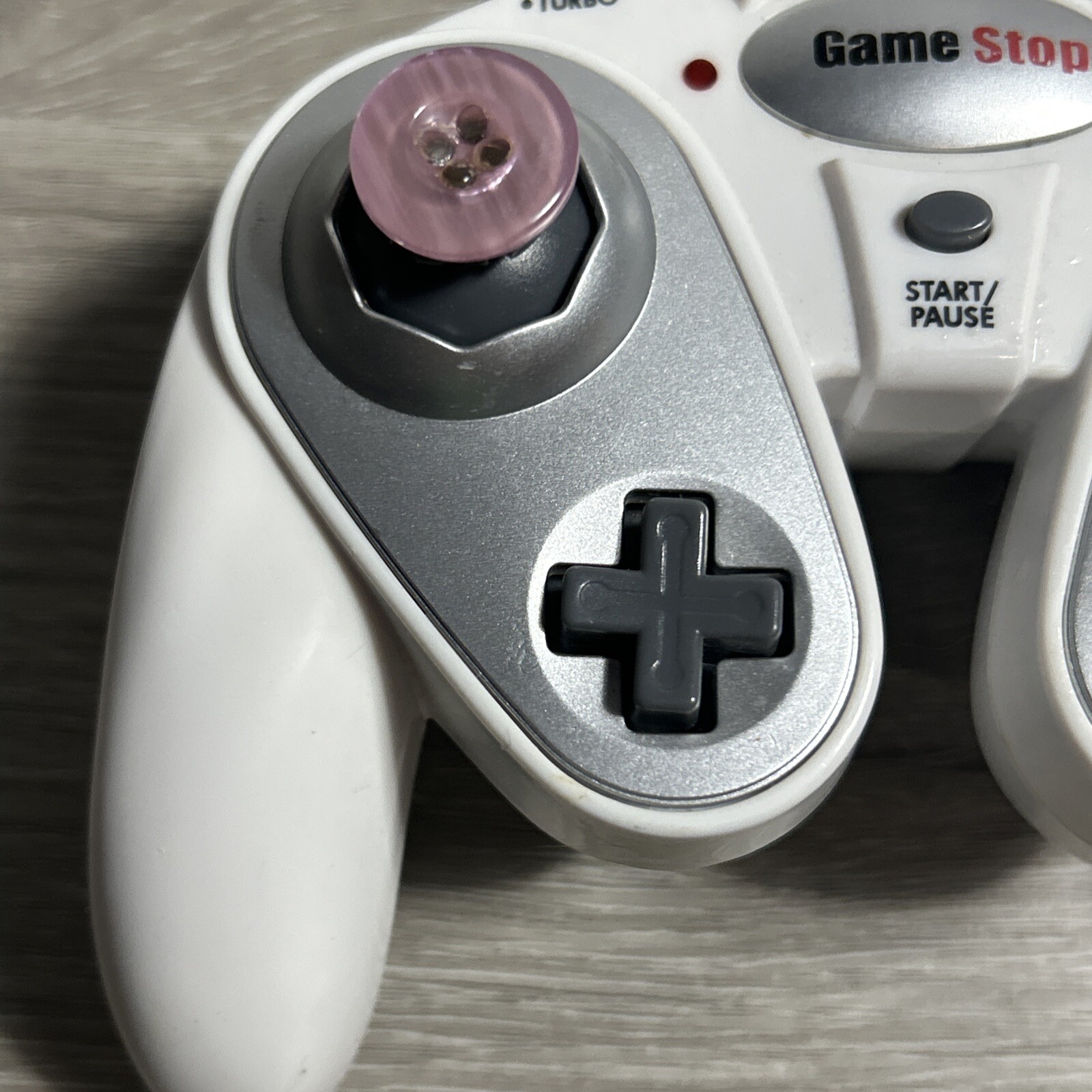 Game Stop Controller Pelican G3 Wired Turbo for Nintendo Game Cube & Wii White