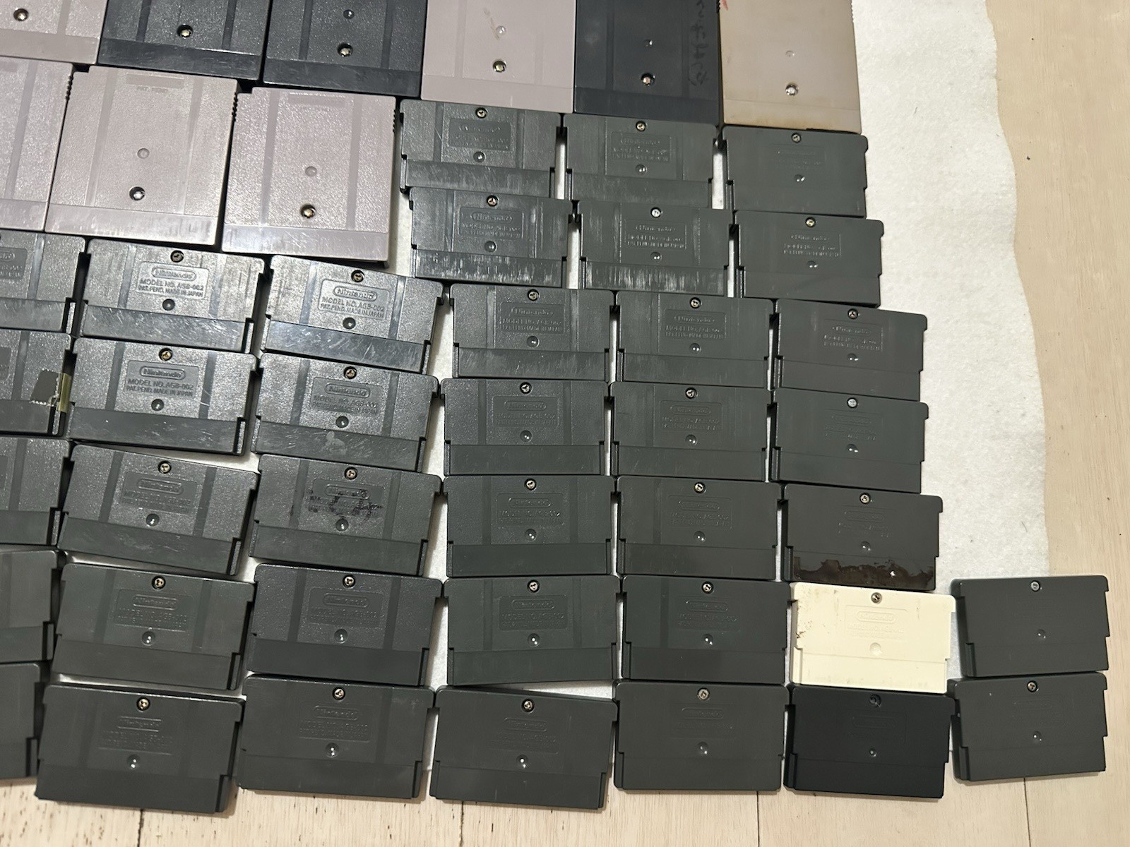 Lot 115 Gameboy Nintendo Cartridge Software GB Mario Pokemon Dragon Quest untest