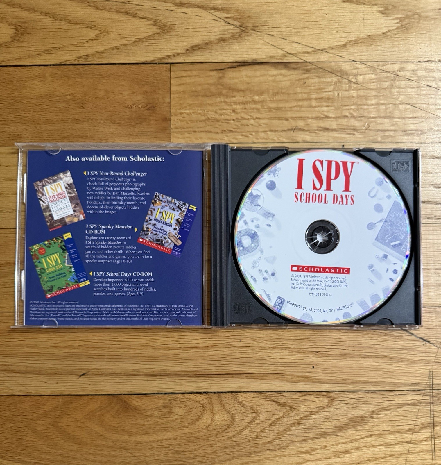 Scholastic I Spy Treasure Hunt PC Mac CD-ROM Kids Educational Puzzle Game 2000
