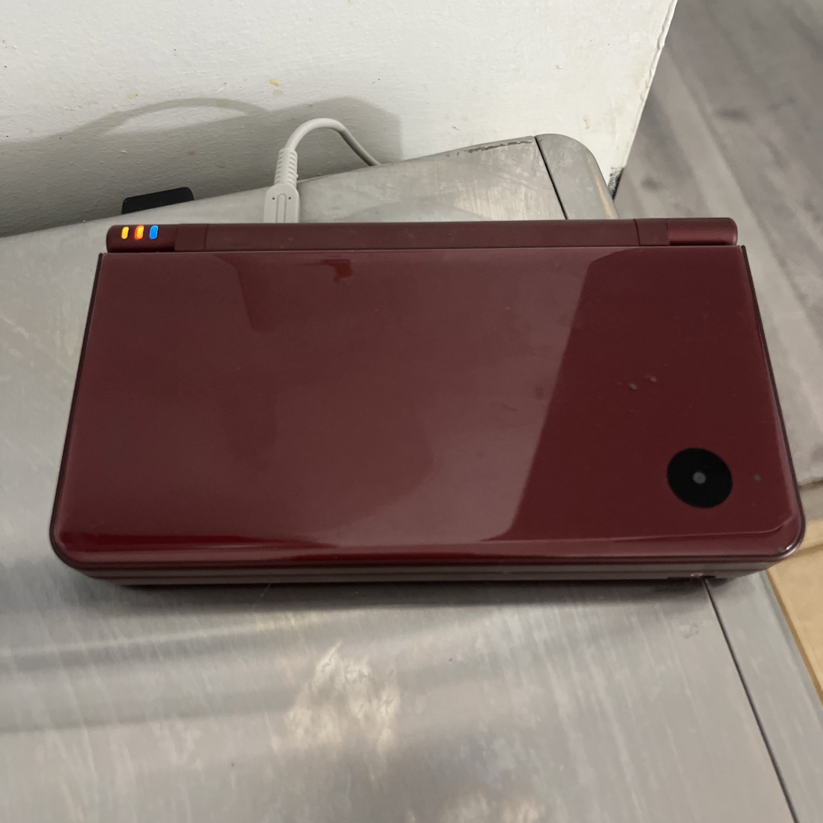 Nintendo DSi XL DS Burgundy Wine Red UTL-001 , Charger Little Discolored