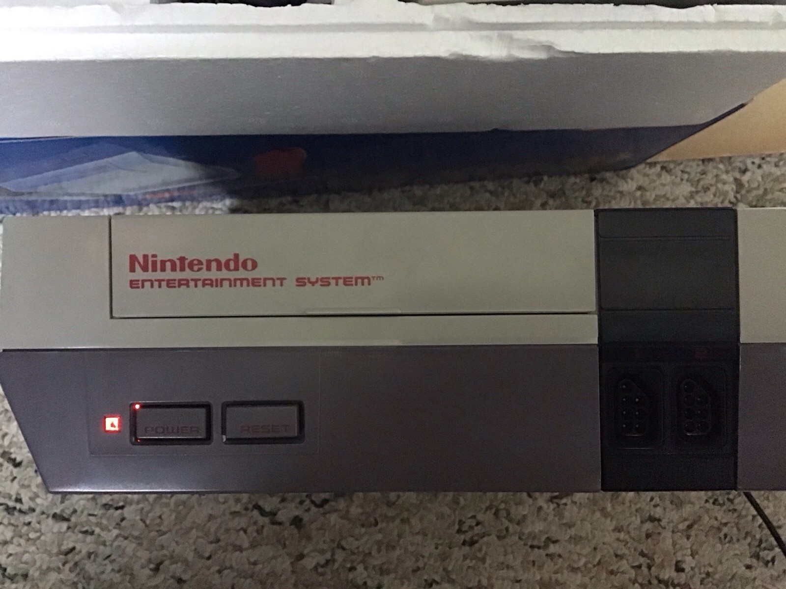 Nintendo Entertainment System NES Action Set Console w/ Box Manuals, Controllers