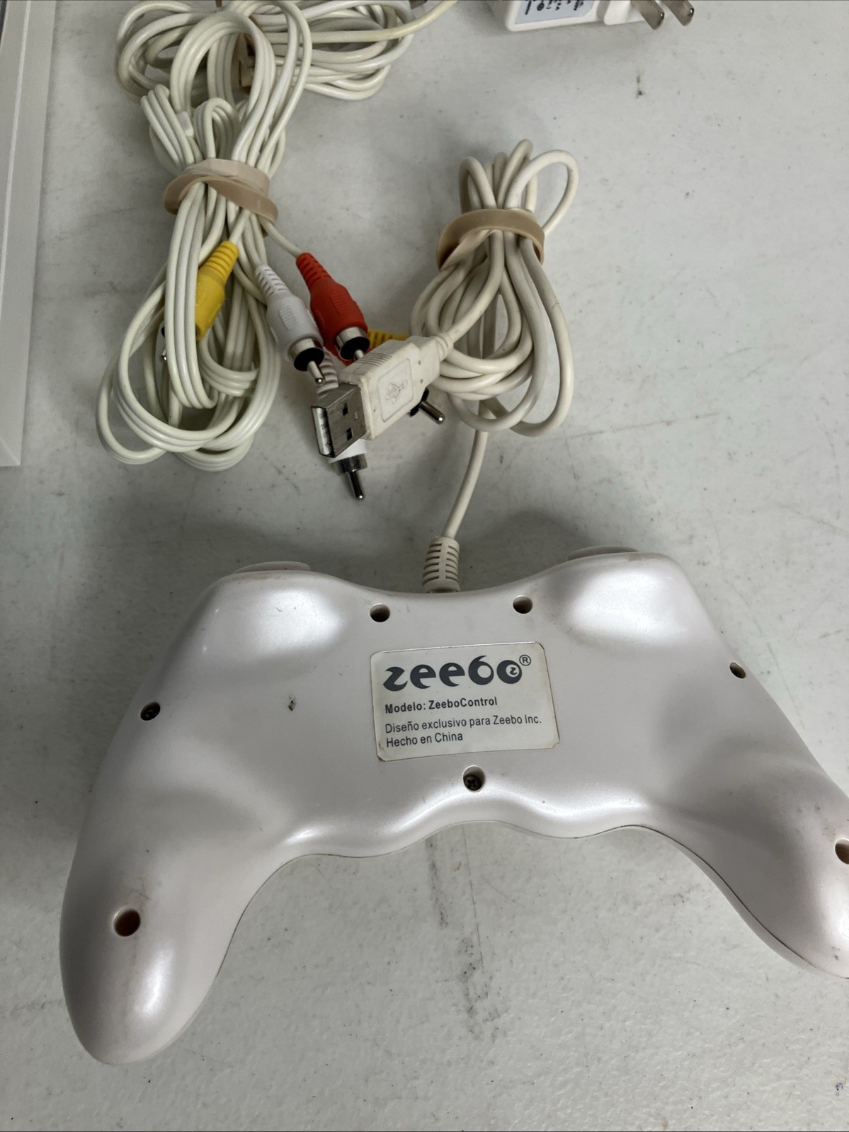 ULTRA RARE Special Edition Laser Etched Zeebo with 11 games, Controller, Works!