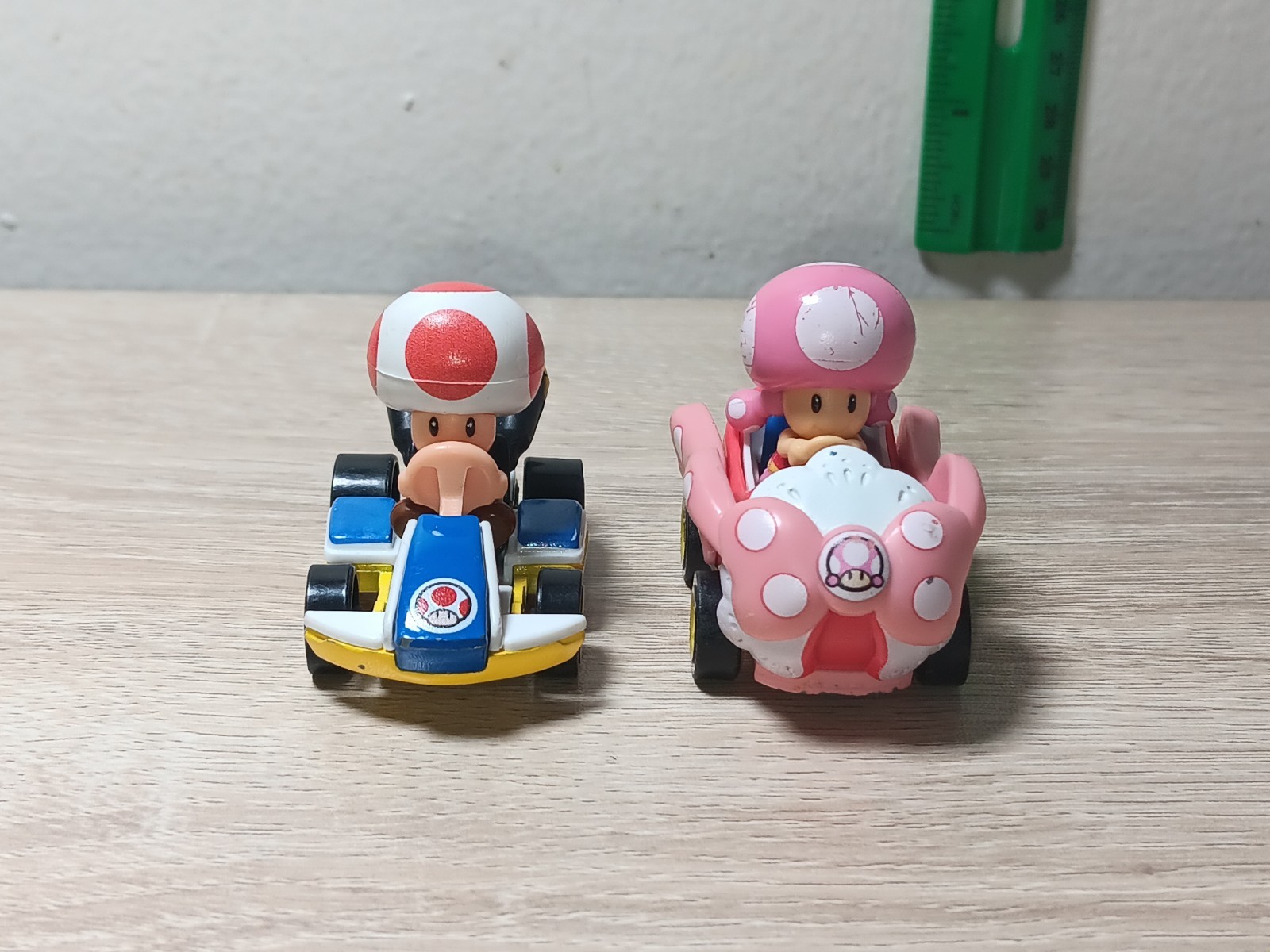 4-PK TOAD + TOADETTE Super Mario Kart Hot Wheels P-Wing Birthday Girl Sneaker