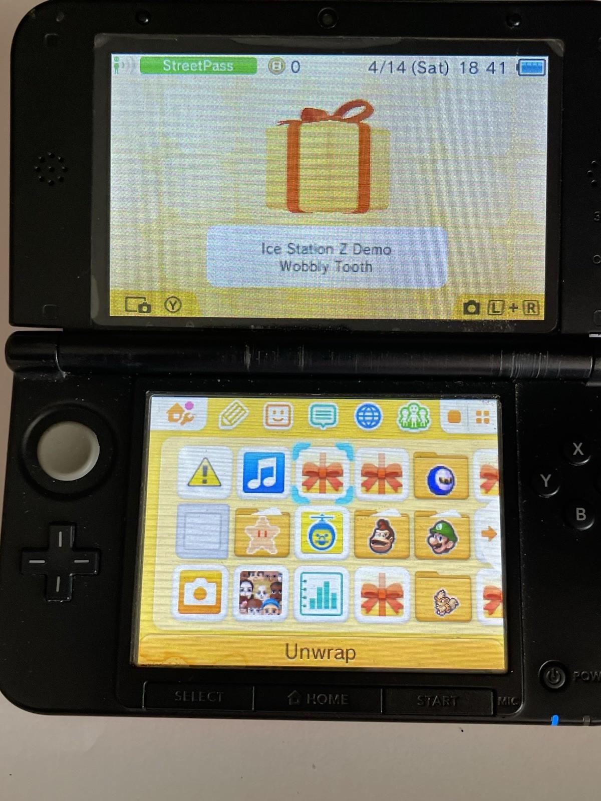 Nintendo 3DS XL Mario Red/Black 3D Capable Handheld Console NTSC-U/C 4GB