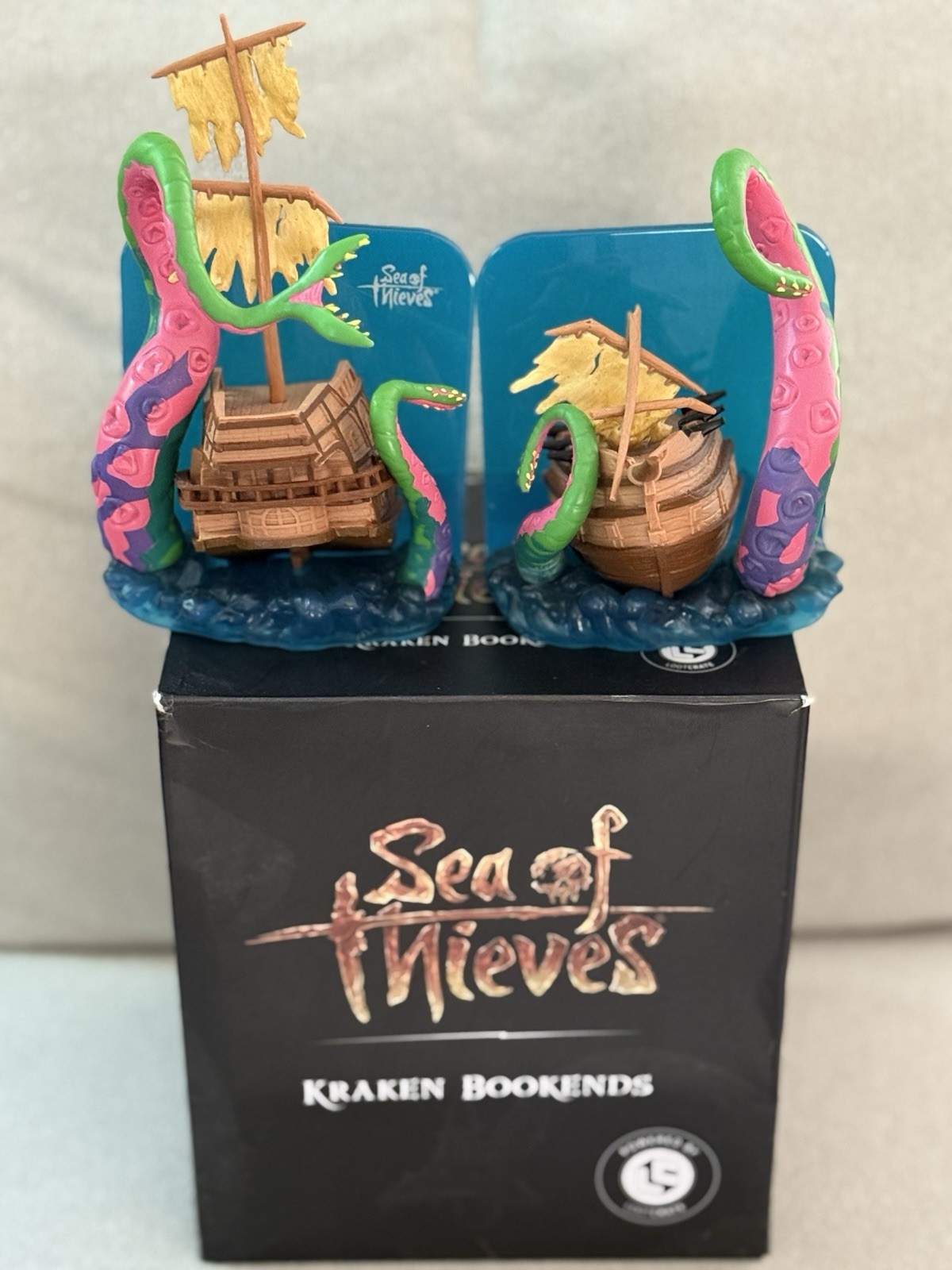 Sea of Thieves Kraken Bookends Loot Crate Xbox Gaming Collectible 2019 Rare