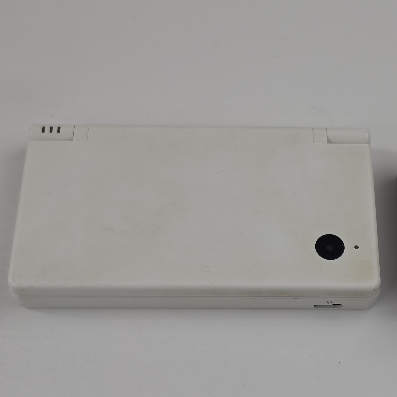 Nintendo DSi White Handheld Console System with Charger & Stylus Tested VG