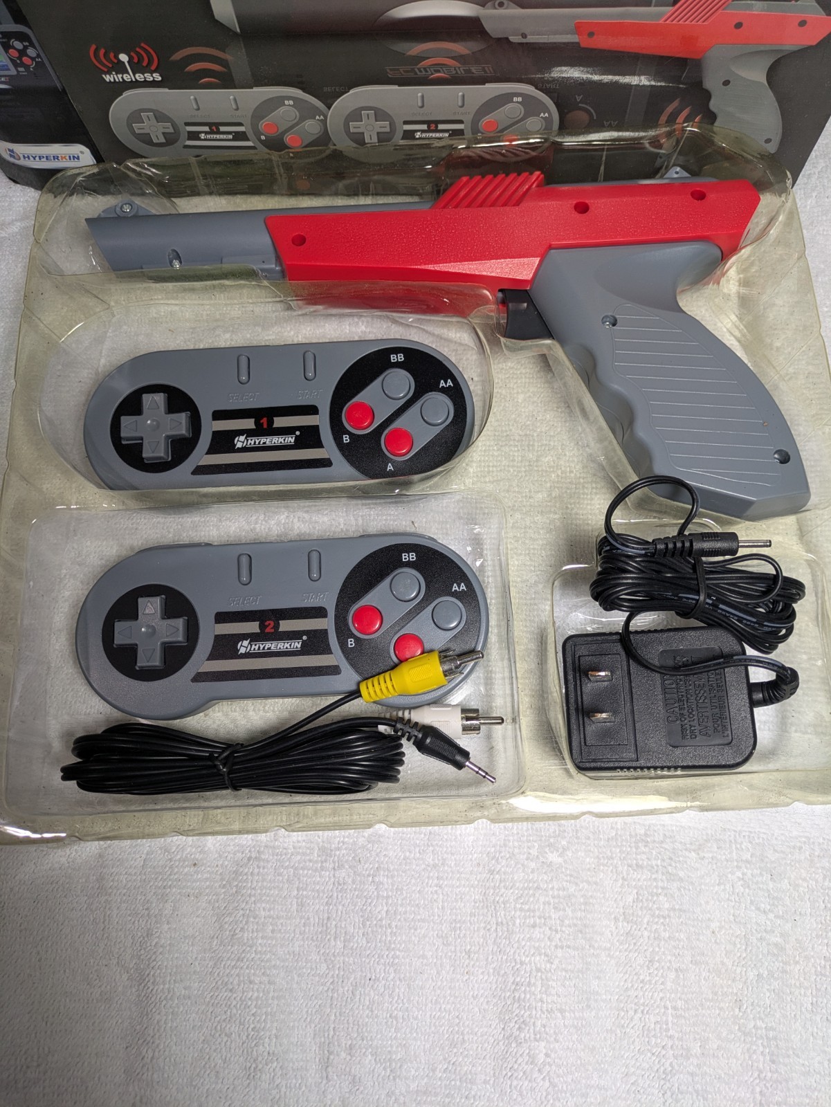 SNES Style Hyperkin 2 USB Wireless Controllers Gun Extra Power Cord and Box READ