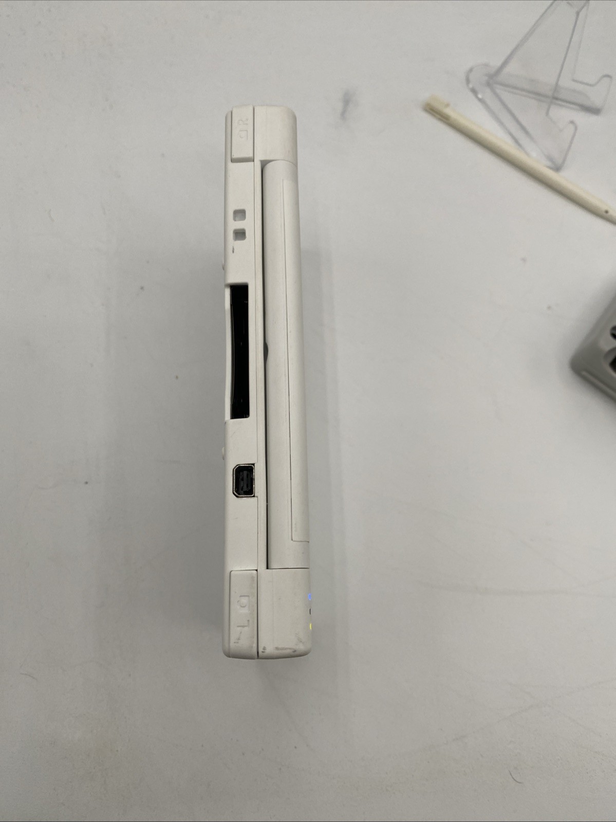 Nintendo DSi White Console Bundle w/ Charger & 16GB SD Card