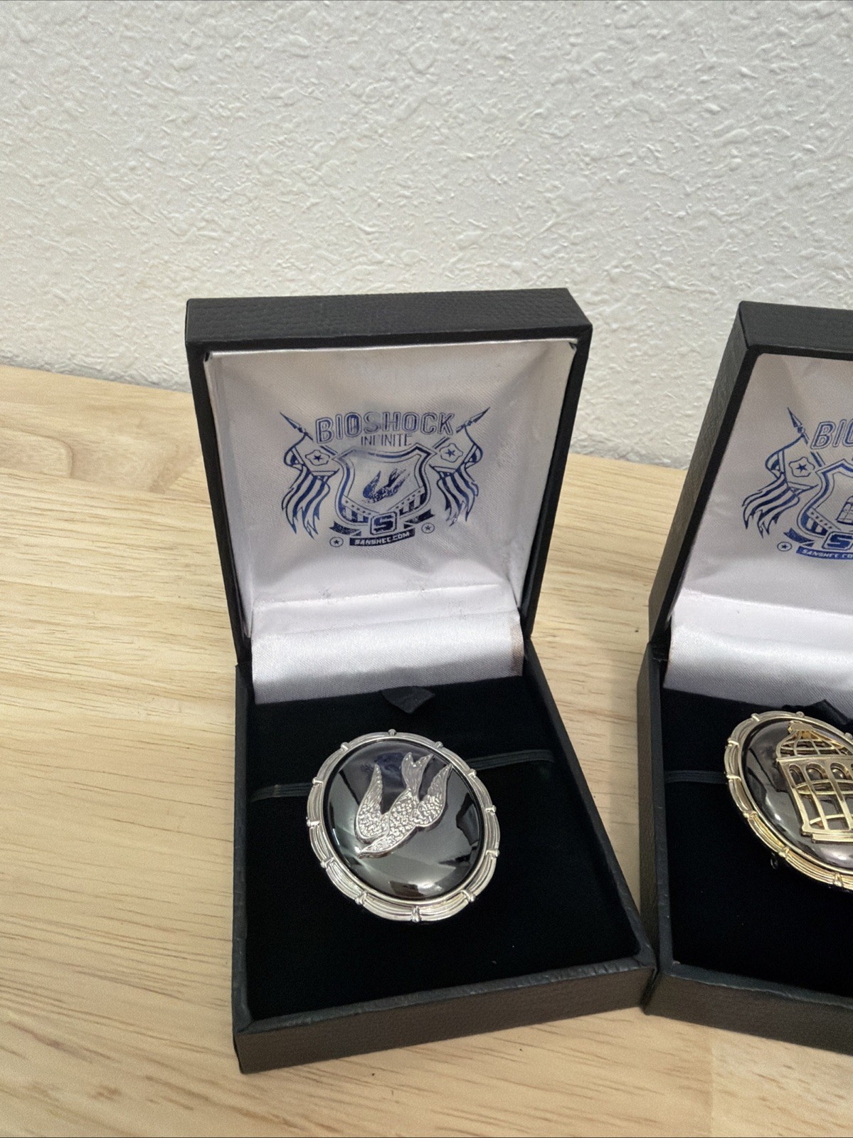 BioShock Infinite Cage Cameo Brooch Choker Cosplay Display Pendant Lot Of 3