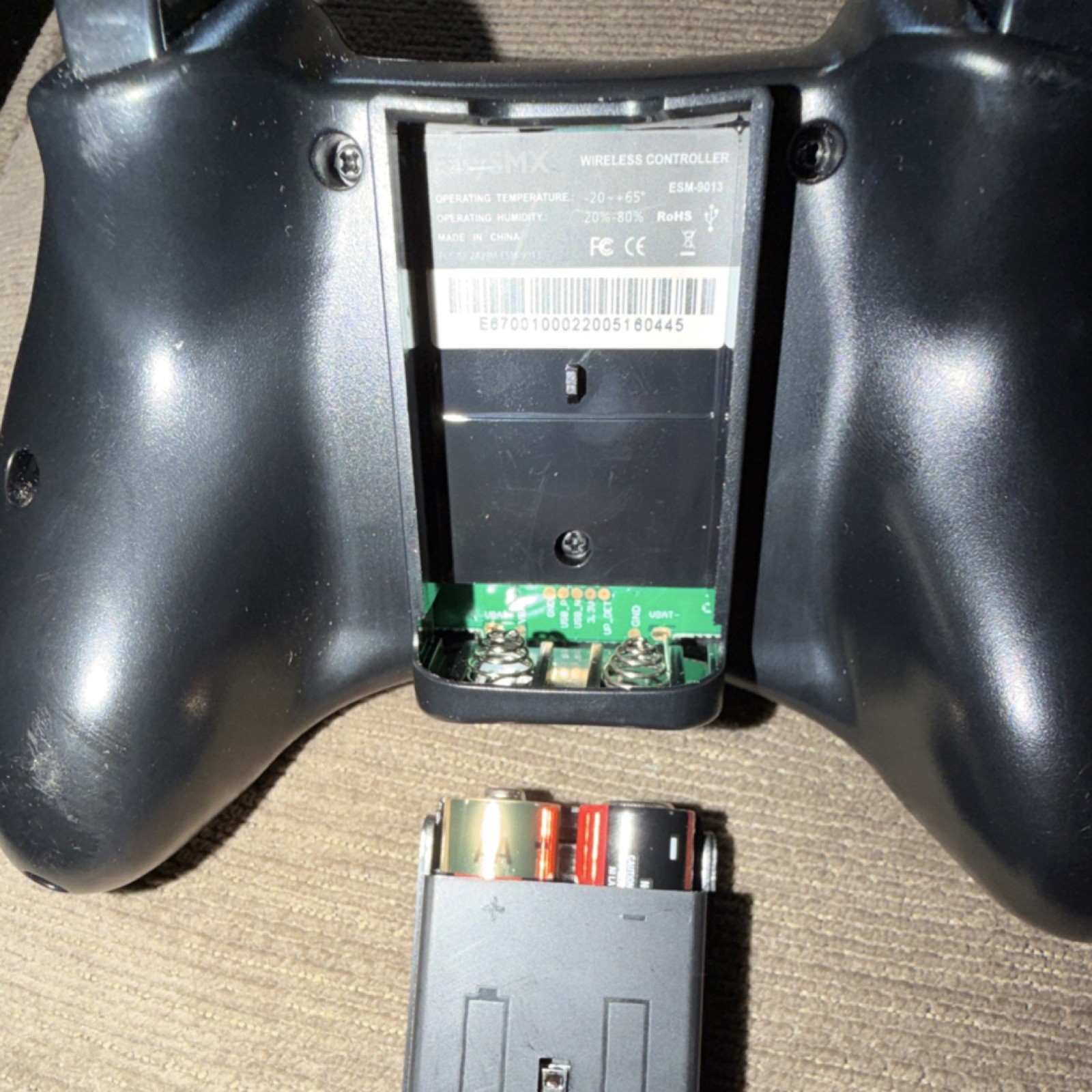 EasySMX ESM-9013 Wireless Battery Powered Controller for PC Black Red