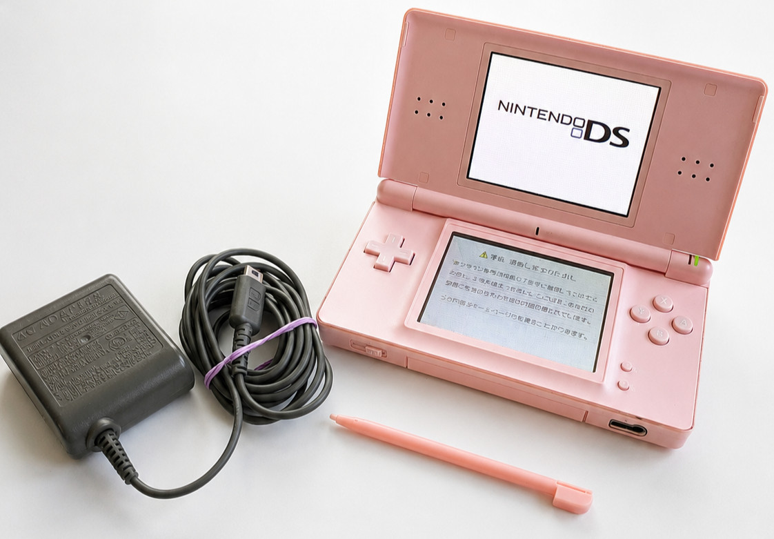 Nintendo DS Lite Noble Pink Japan Tested Working w/ AC Adapter Stylus USG-001 B2