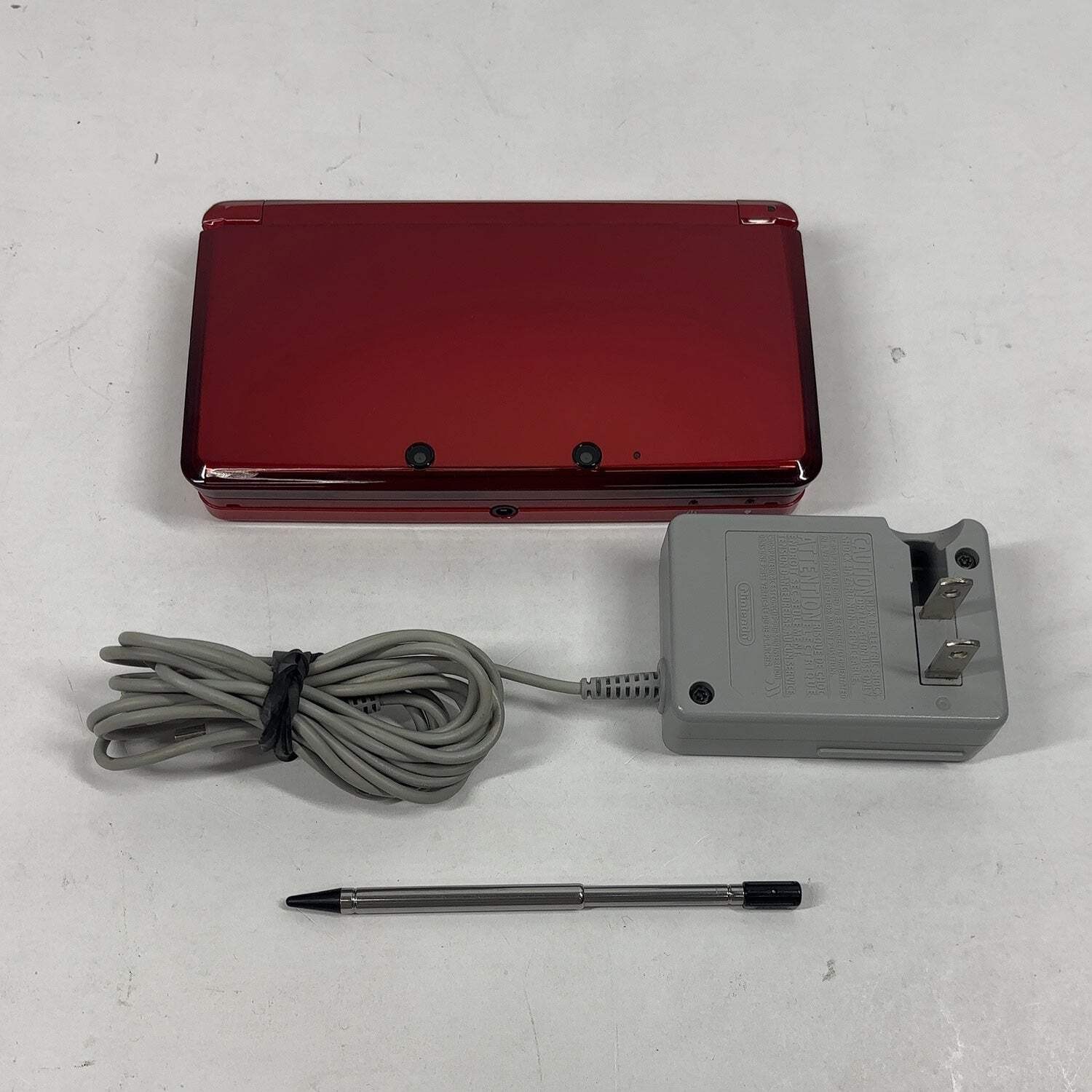Nintendo 3DS Handheld Game Console CTR-001 Red