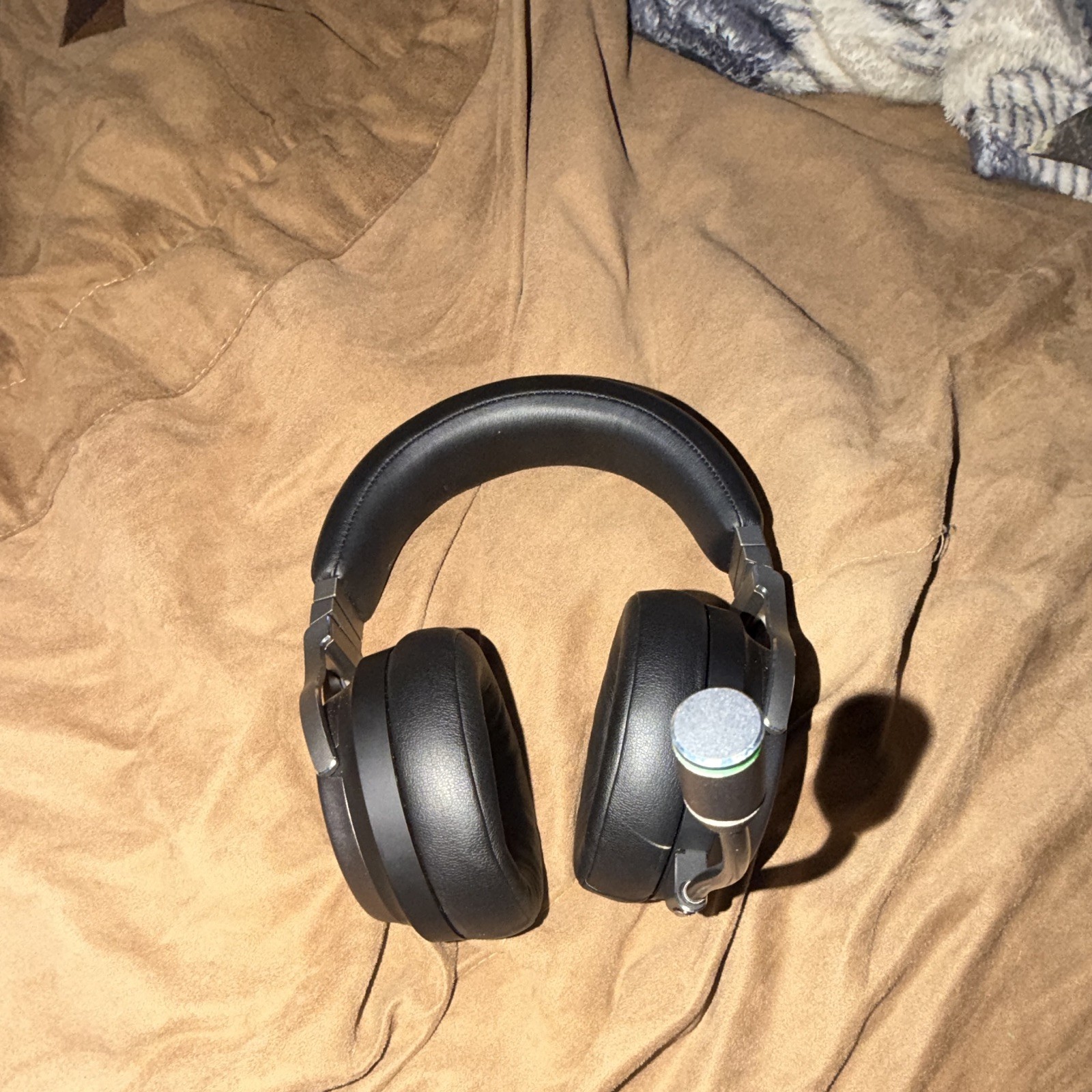 Corsair VOID Wireless RF Over-Ear Headset Detachable Boom Mic USB Dongle