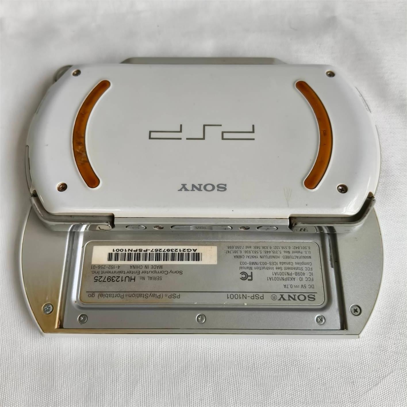 PSP GO console White with Charger PSP-N1001 New Screen with protect tested well