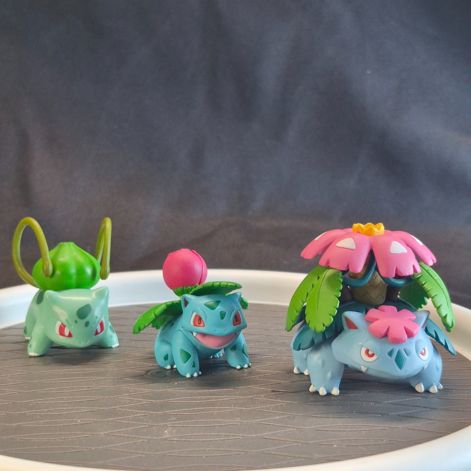 Mega Venusaur Ivysaur Bulbasaur Pokemon Figures Takara Tomy & Jazwares Mid 00’s