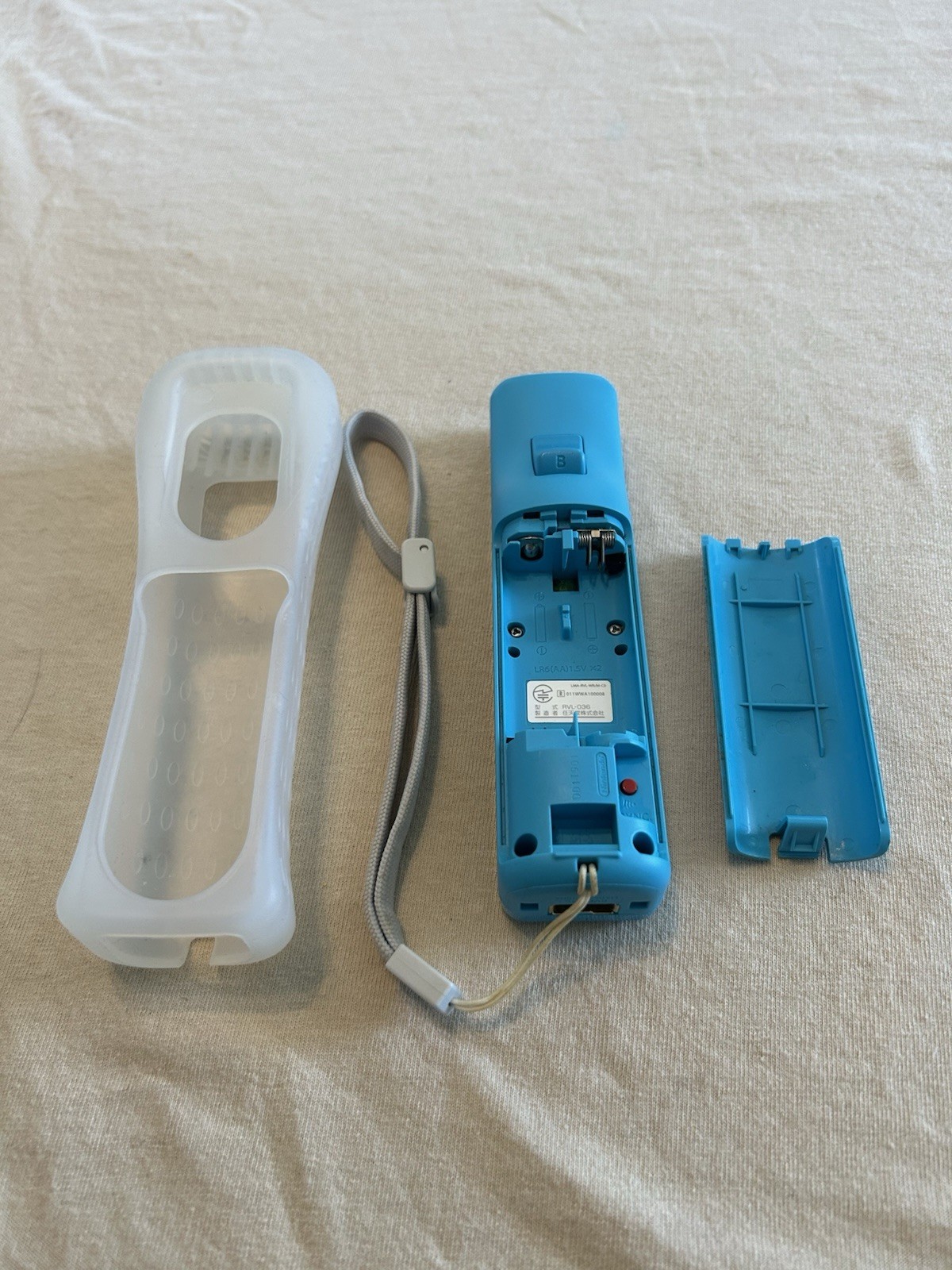 MotionPlus Blue Wireless w/ Wrist Strap & Silicone Sleeve *CLEANED* *TESTED*