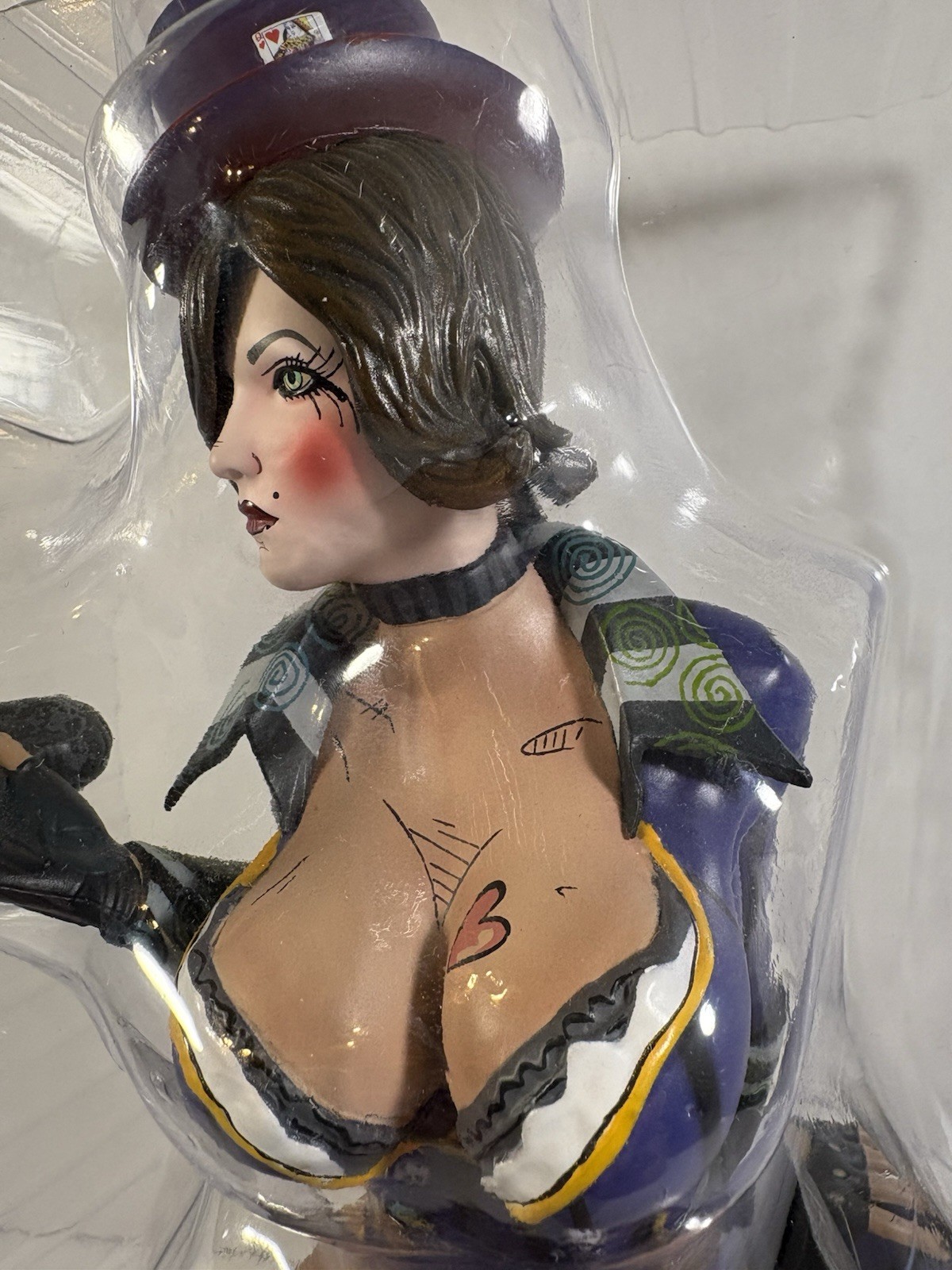 Borderlands 2 Mad Moxxi Collectible Statue 1:4 Scale – Purple