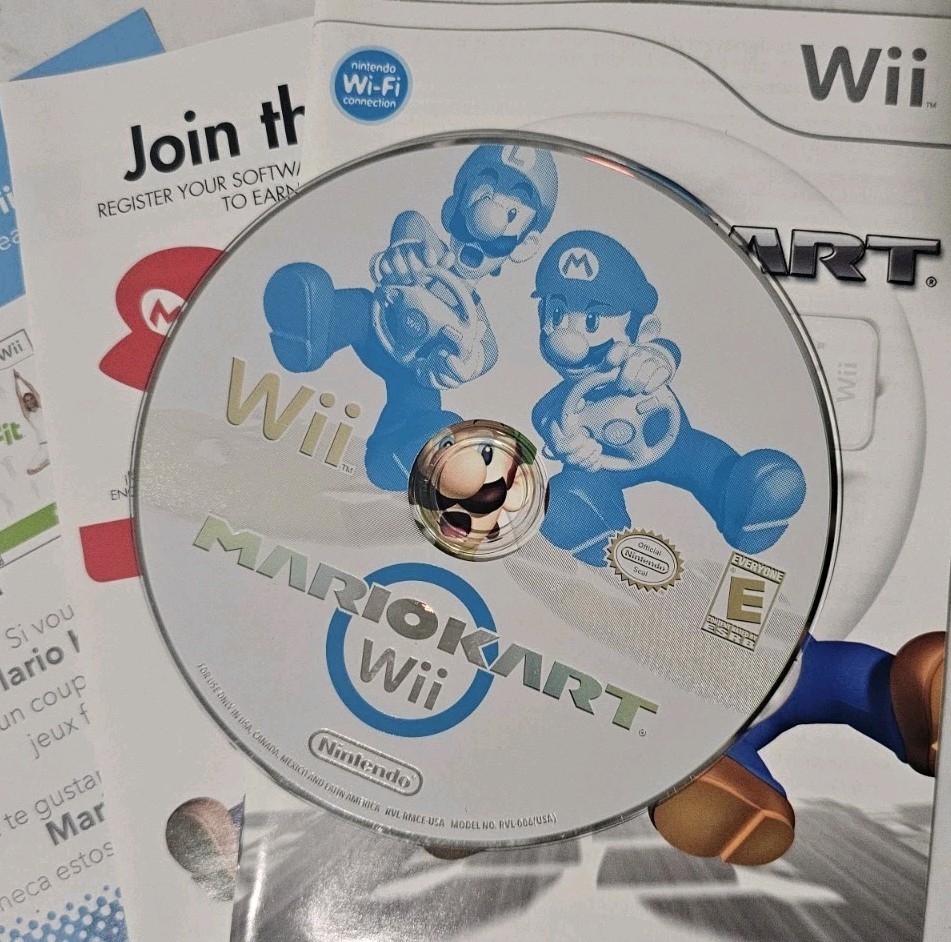 CIB Nintendo Mario Kart Wii Nintendo Wii NTSC-U/C E 2008 Multiplayer Manual