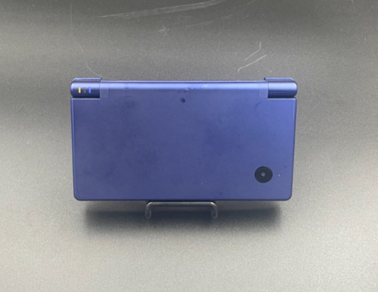 Nintendo DSi Metallic Blue Handheld Console with Charger Case From Japan