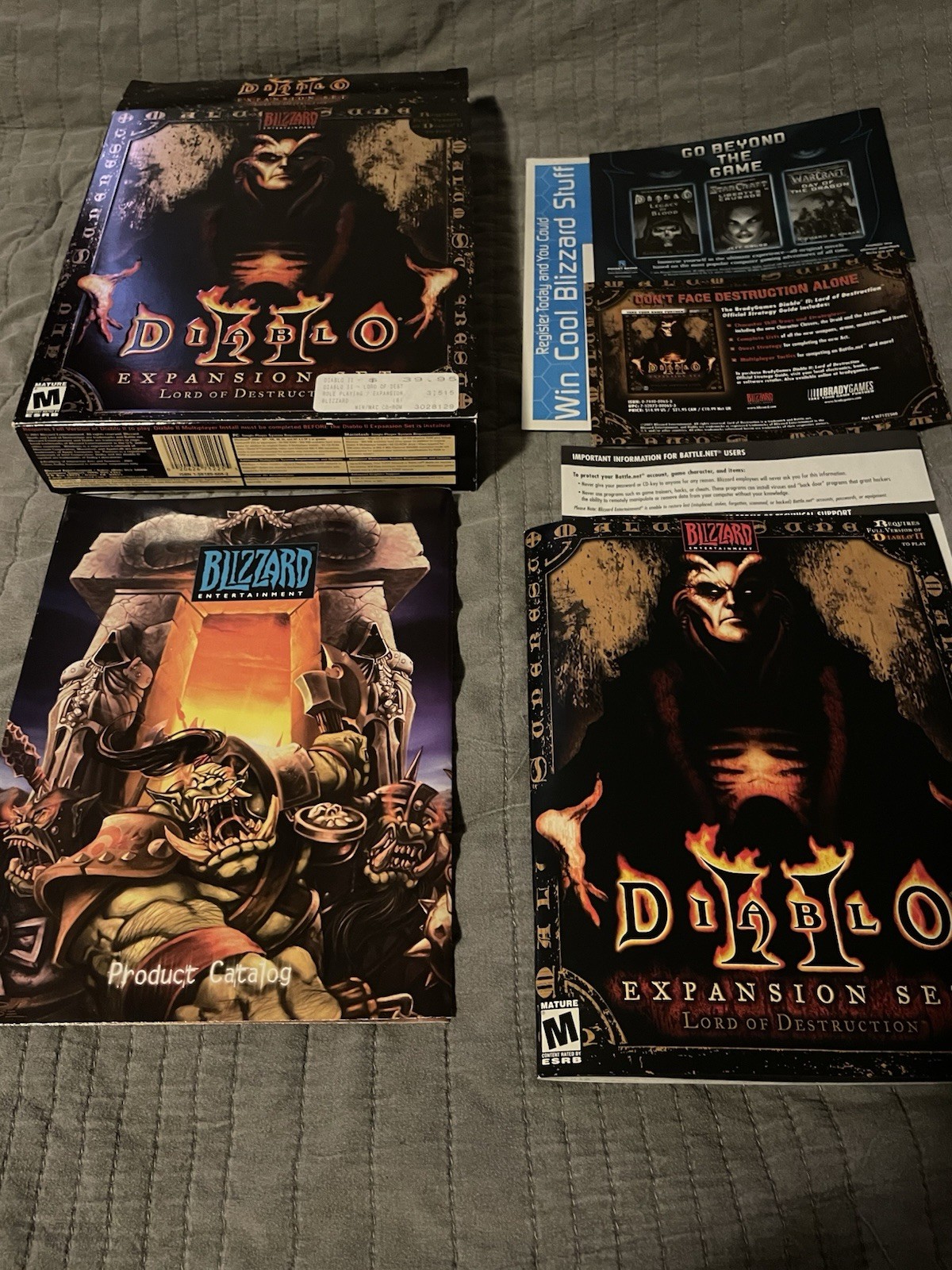 Diablo2 & Diablo2 Expansion set lord of destruction W/Manuals, Product Manuals