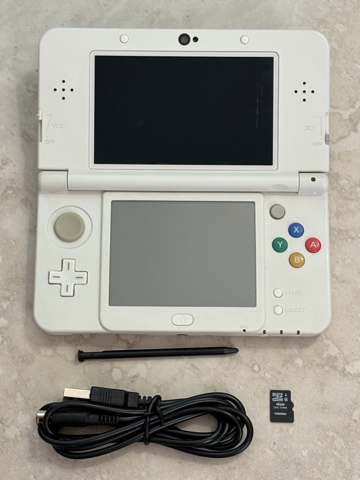 Nintendo New 3DS White Edition Handheld System Console With Charger Read Desc