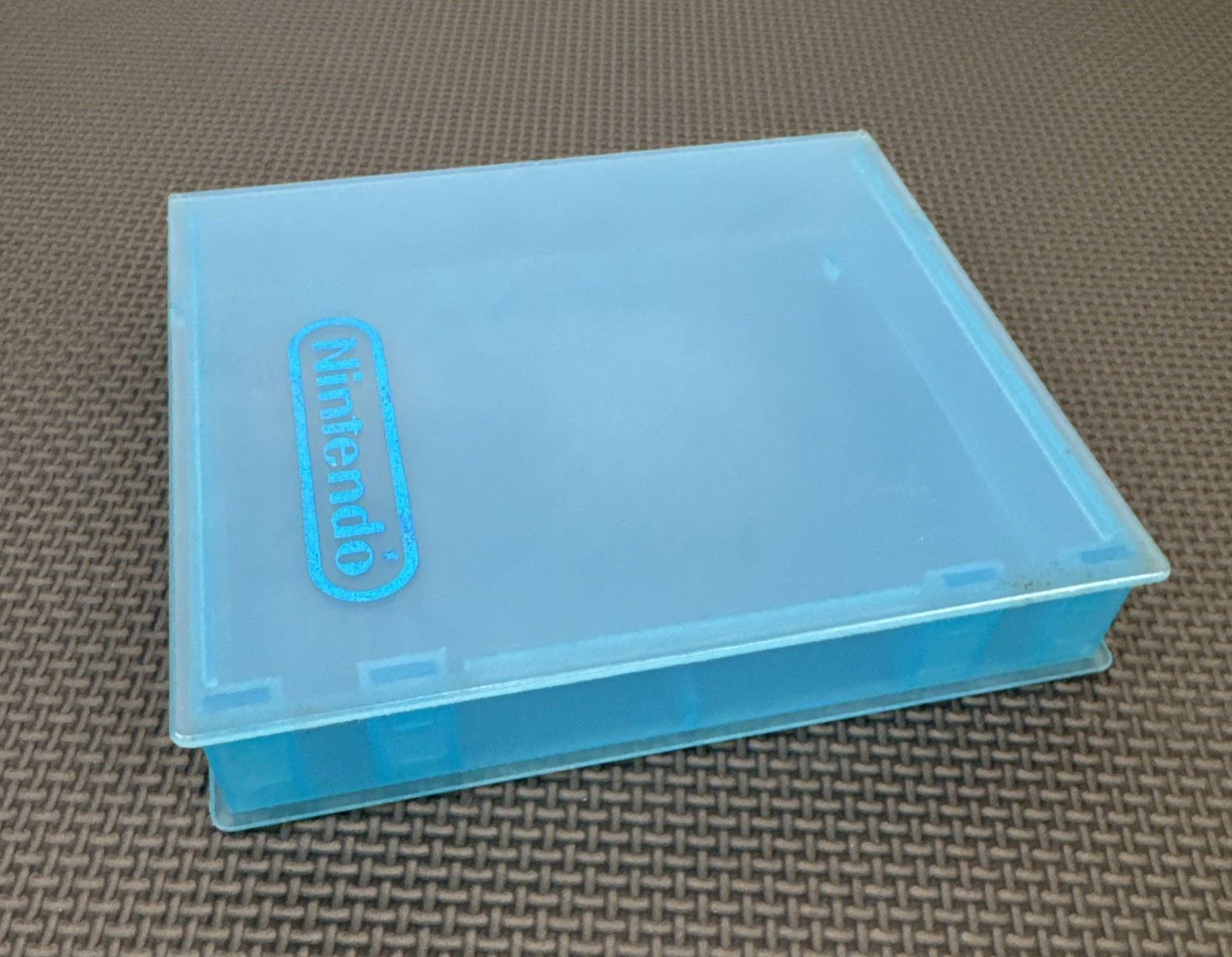 Nintendo Clear Blue Plastic NES Cartridge Hard Clamshell Case