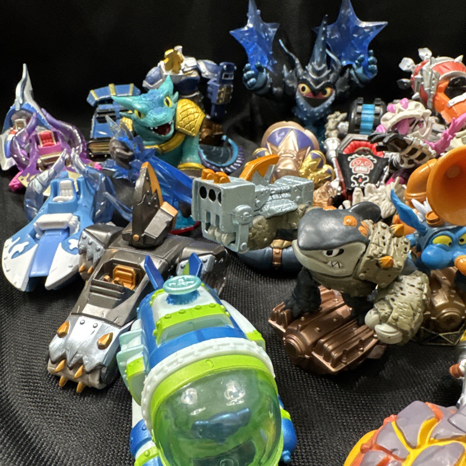 Skylanders Figures & Vehicles 26 Mixed Lot See Pictures