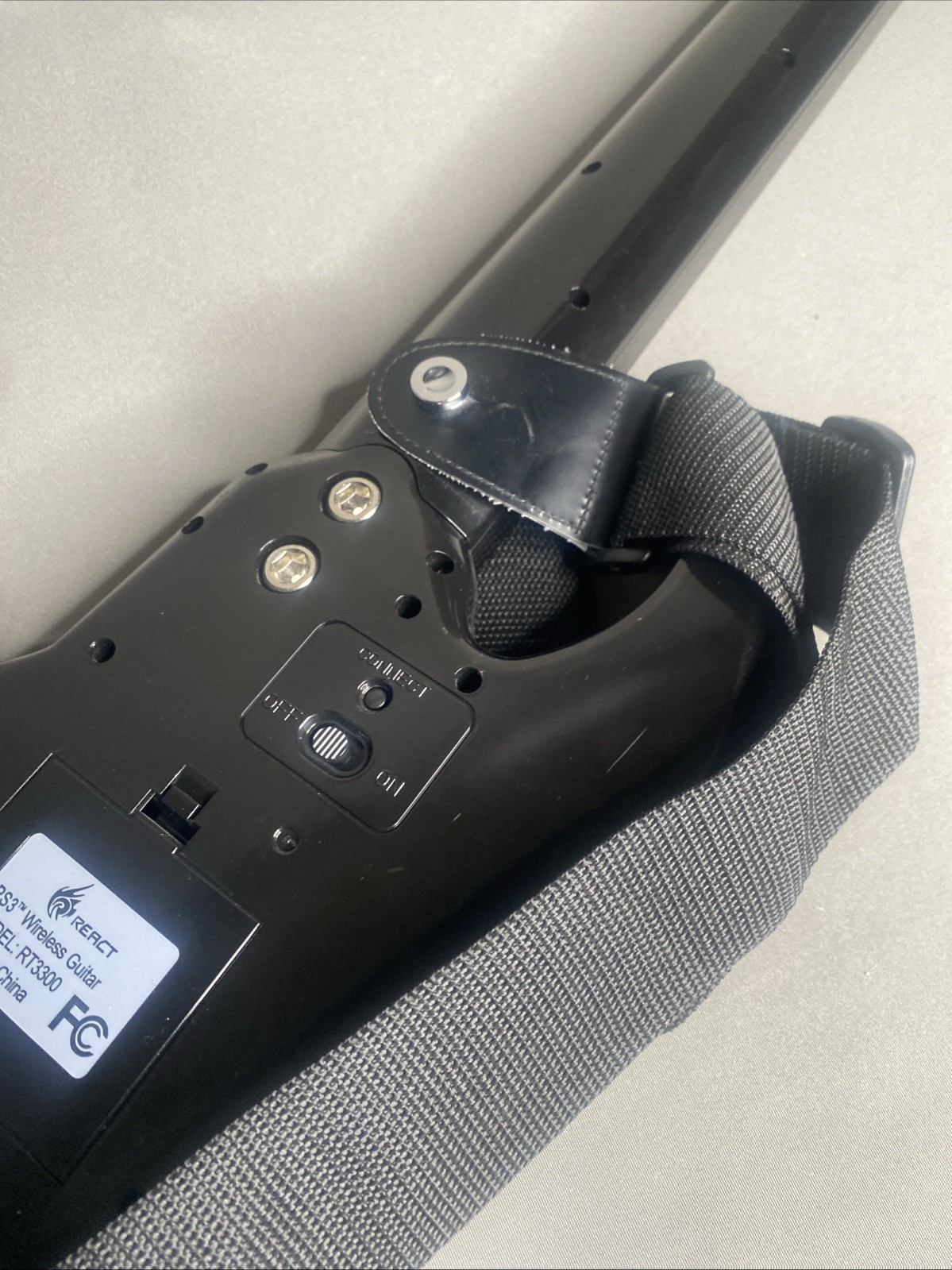 PS3 RT3300 React Black Wireless Guitar NO DONGLE Play Station 3, For Parts