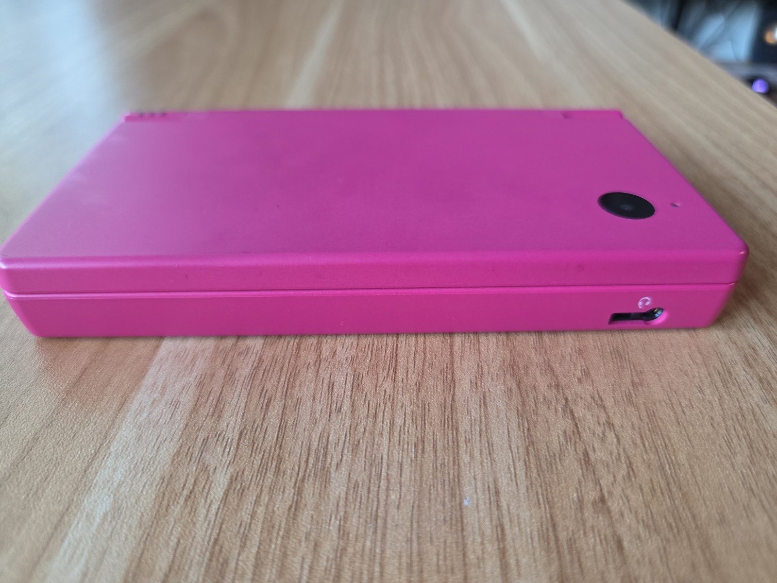 NINTENDO DSi CONSOLE WITH CHARGER HOT PINK Japan Region