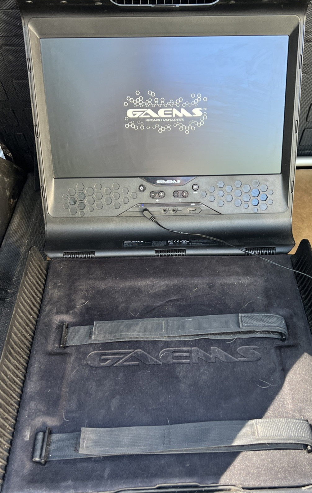 Gaems Sentinel Pro XP Portable Gaming Monitor G170FHD Tested