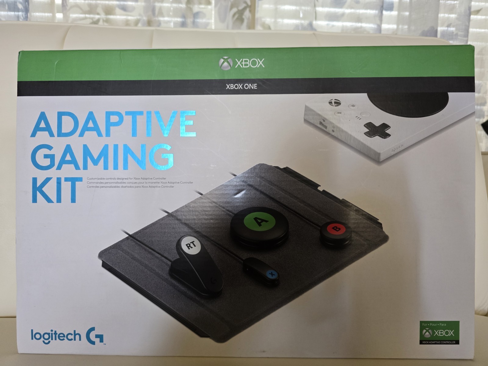 Microsoft Xbox Adaptive Controller + Logitech Adaptive Gaming Kit & Case