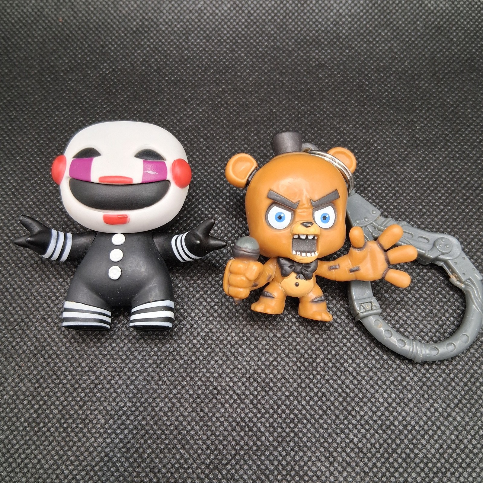 FNAF Keychain Backpack Clip Fredbear & Marionette Figure Five Nights Freddy’s