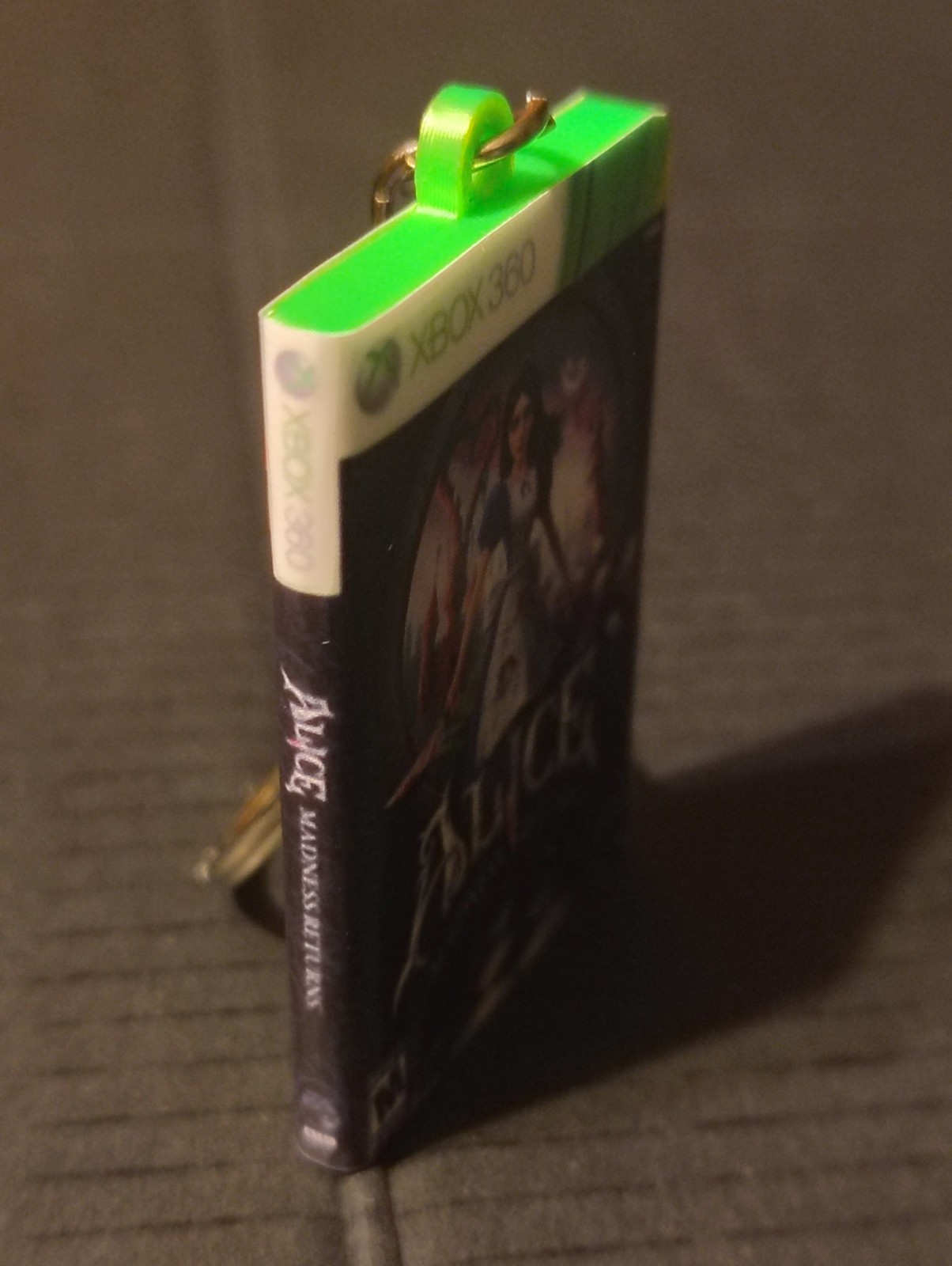 Alice: Madness Returns – Xbox 360 Keychain