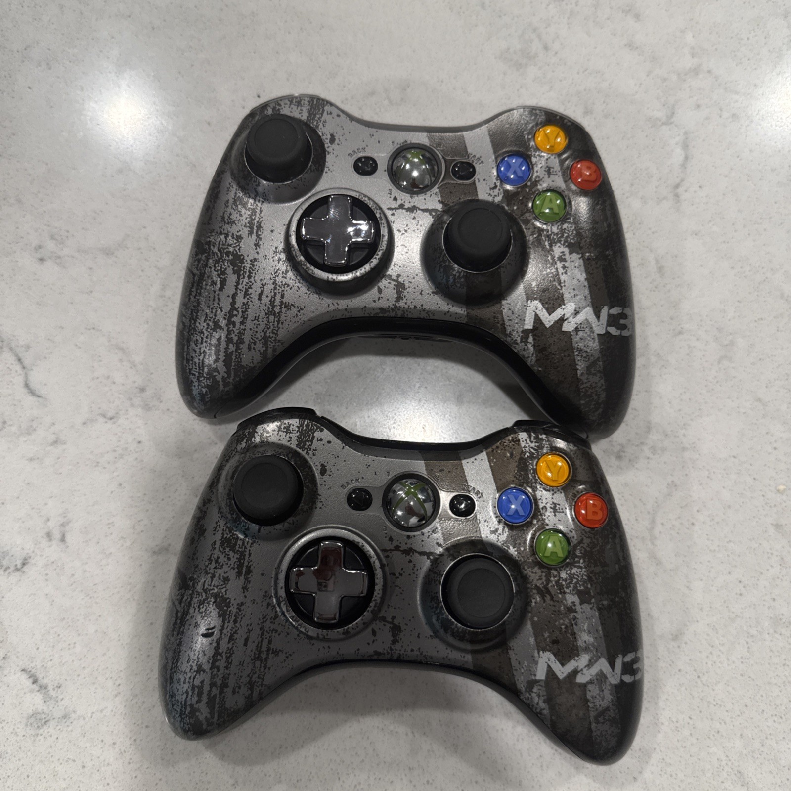 Xbox 360 Slim 320GB Call of Duty:Modern Warfare 3 MW3 Console+ 2 MW3 Controllers