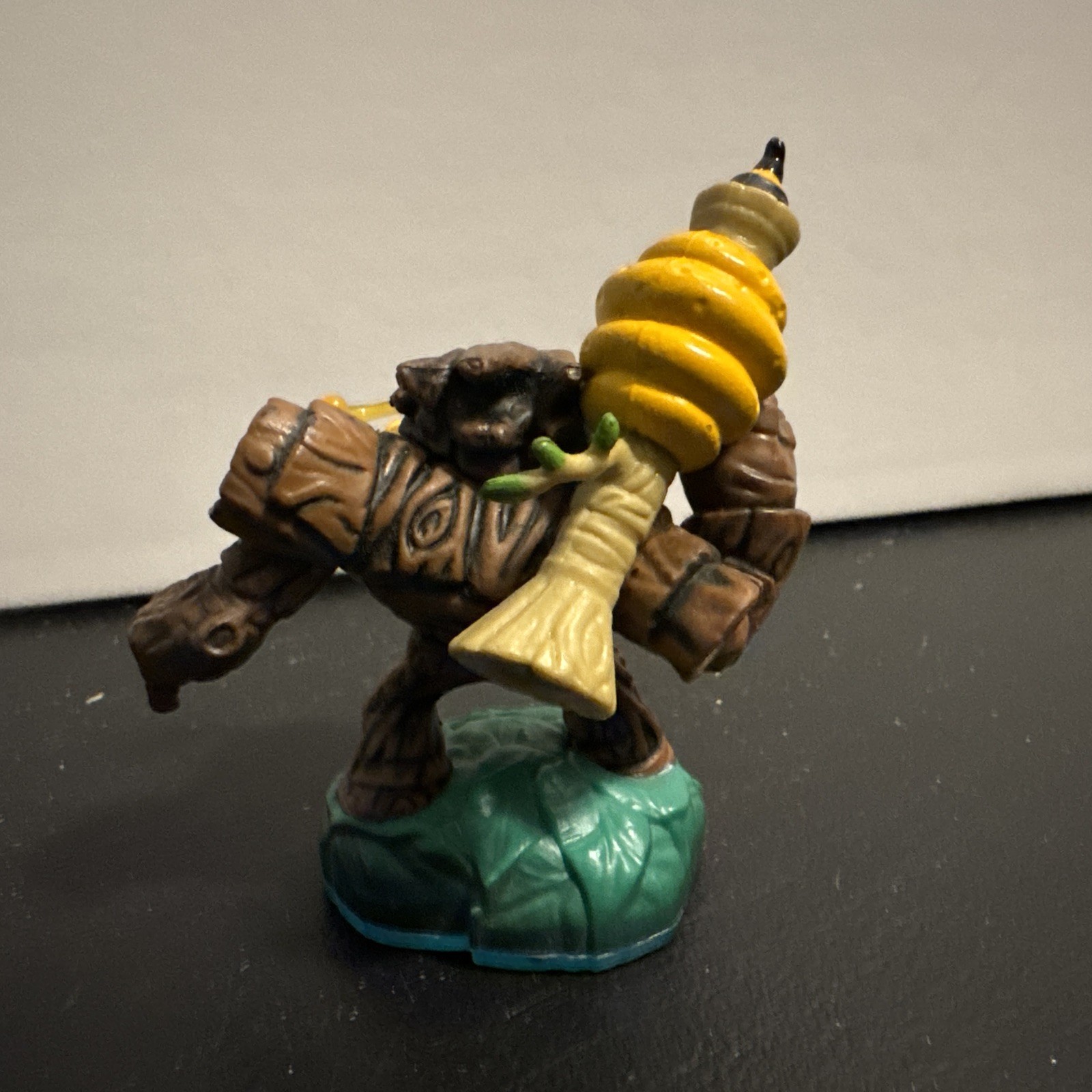 Skylanders Swap Force Bumble Blast Lightcore Character Figure