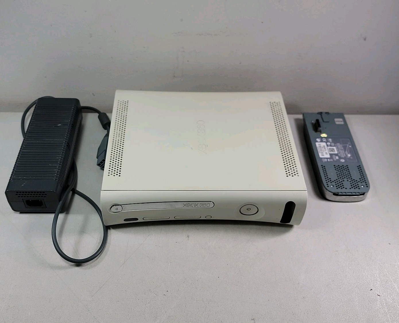 X-BOX 360 CONSOLE (UNTESTED, AS IS, PART OR REPAIR)
