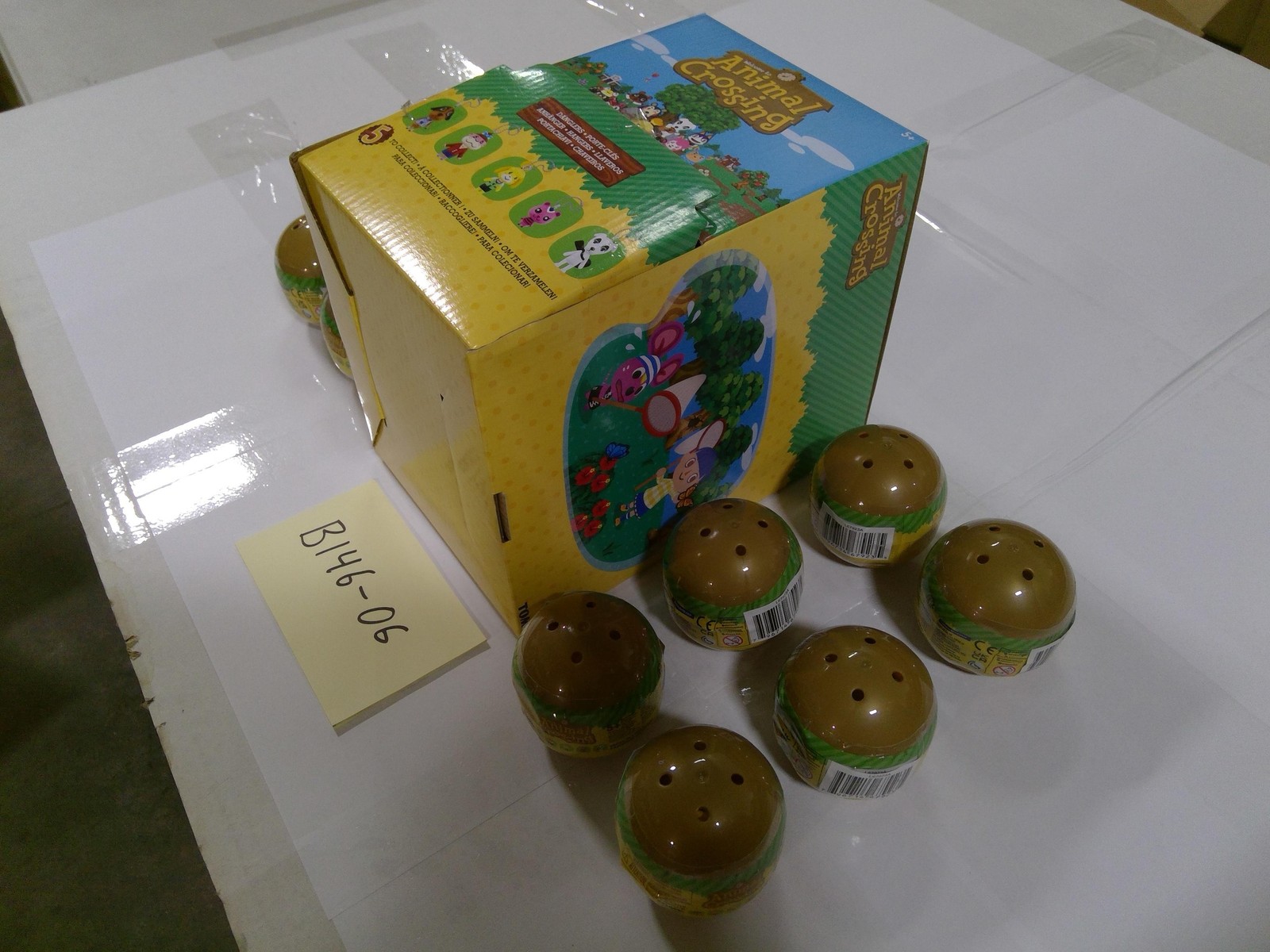Animal Crossing TOMY Dangler Key Chain Capsule Lot Of 12 Blind Eggs New Sealed