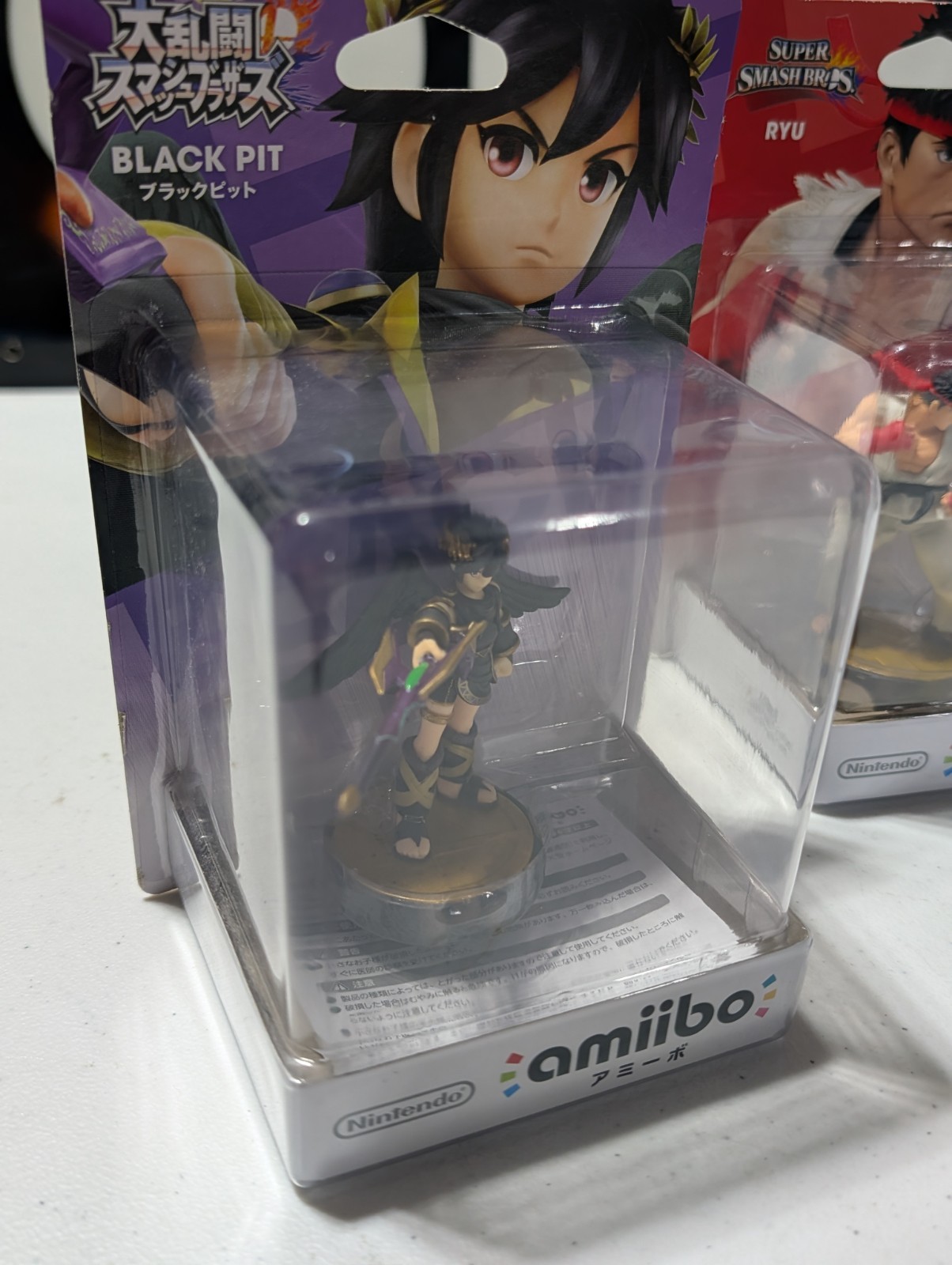 2x Nintendo Amiibo Black Pit (Dark Pit) Japan Version & U.S. Ryu Smash Bros New