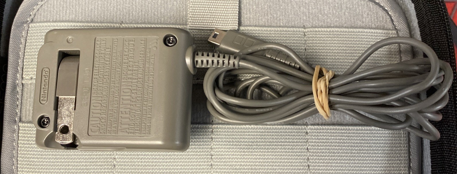 Nintendo DS Lite USG-001 – Metallic Pink *Very Nice*