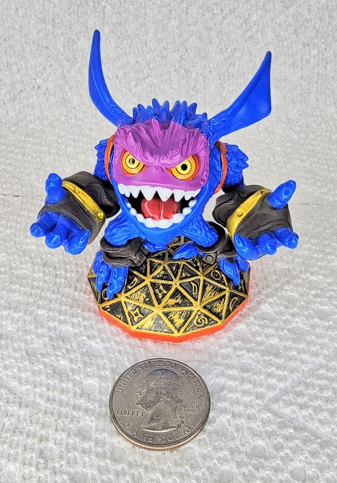 Skylanders Trap Team: Fizzy Frenzy Pop Fizz Character Red Base