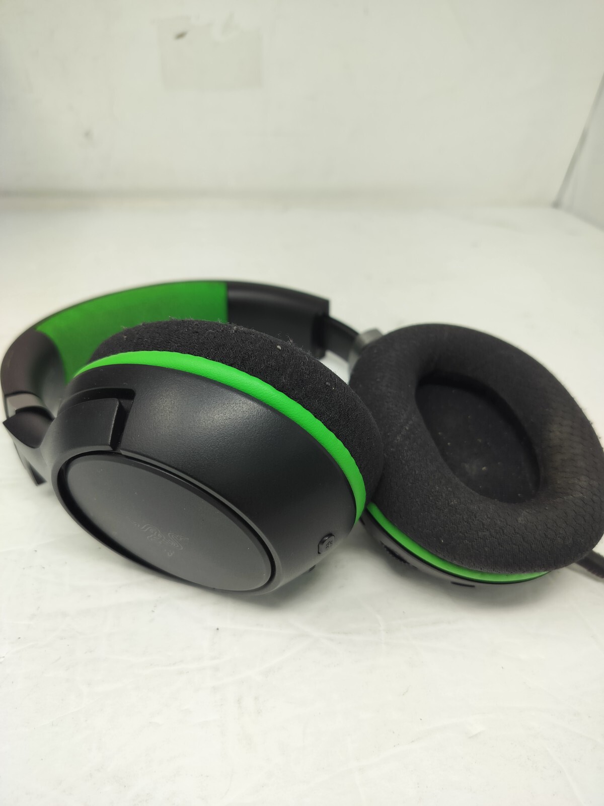 Razer Kaira Wireless Gaming Headset for Xbox Series X/S – Black/Green FOR PARTS