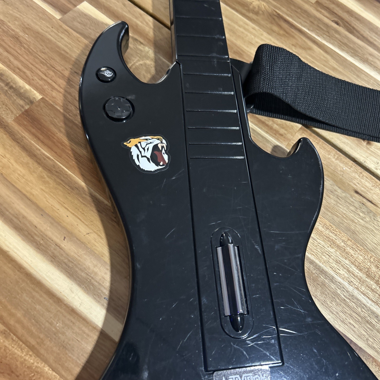 PS3 RT3300 React Black Wireless Guitar NO DONGLE Play Station 3