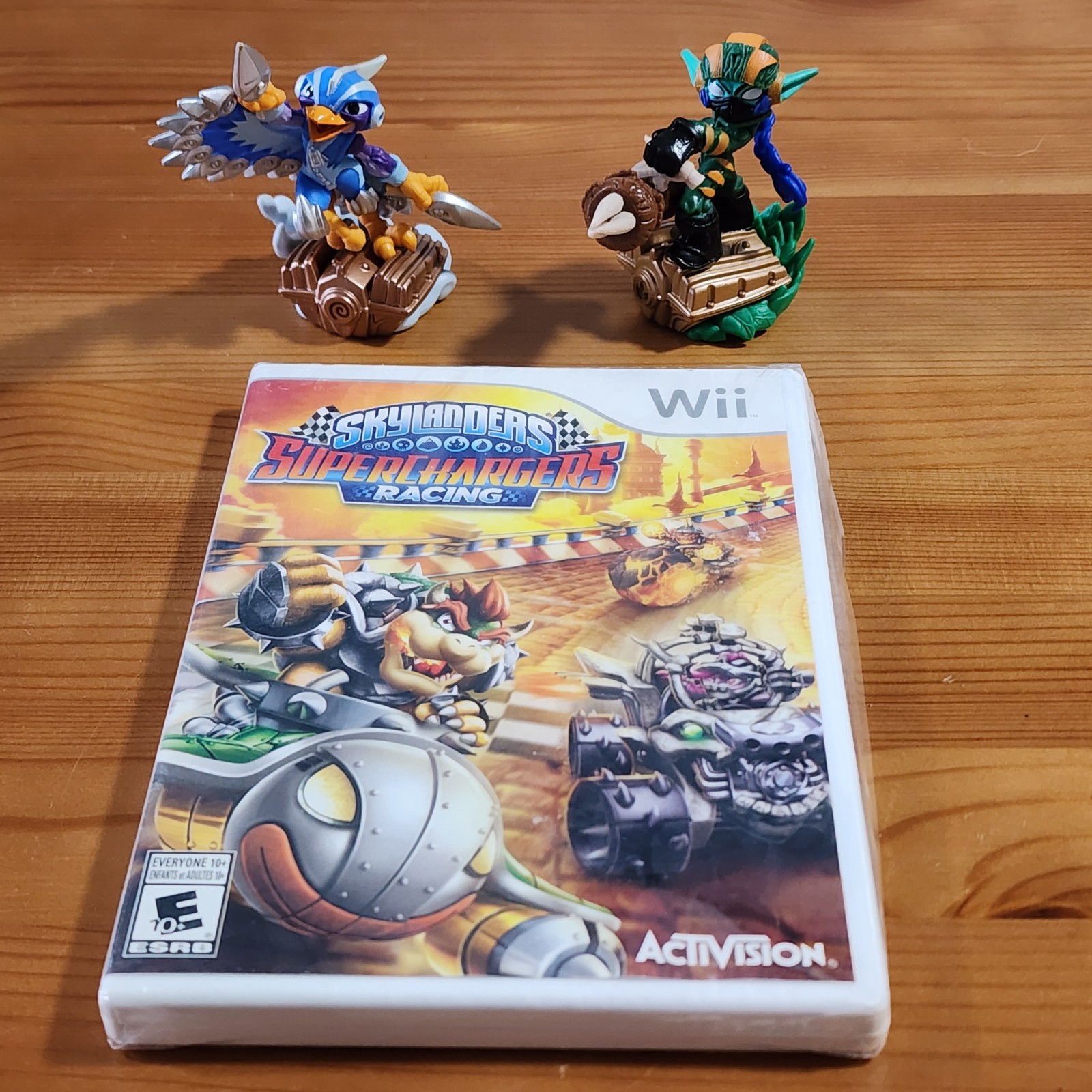 Wii SKYLANDER’S SUPERCHARGERS RACING Game + Supershot Stealth Elf & Stormblade