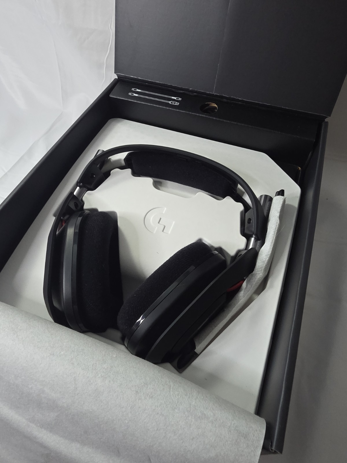 Logitech G Astro A50 Multi-Platform Wireless Gaming Headset + Base Station