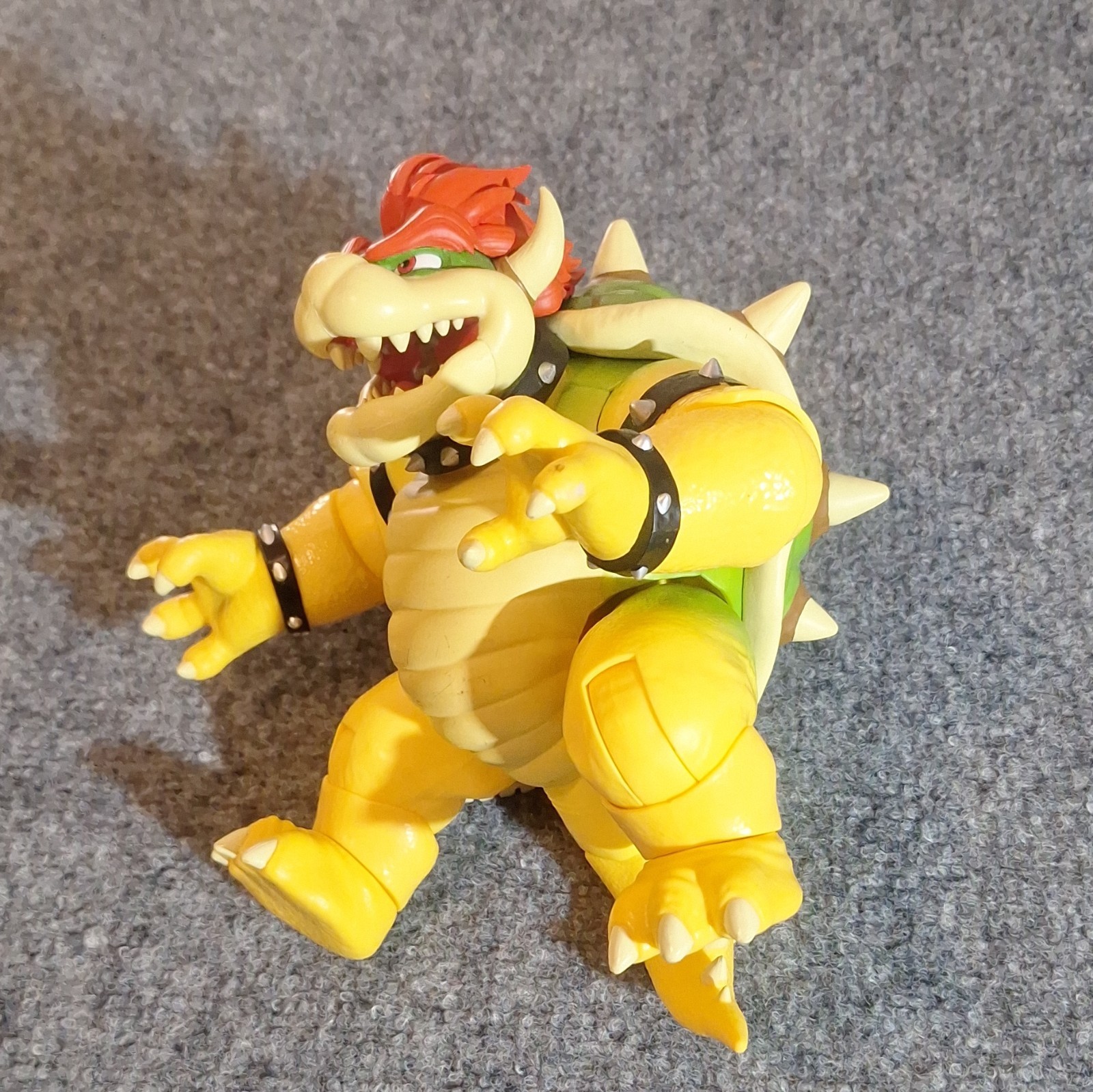 Bowser Super Mario Bros. Light-Up Mouth Poseable Action Figure Bowser 8.5 inch
