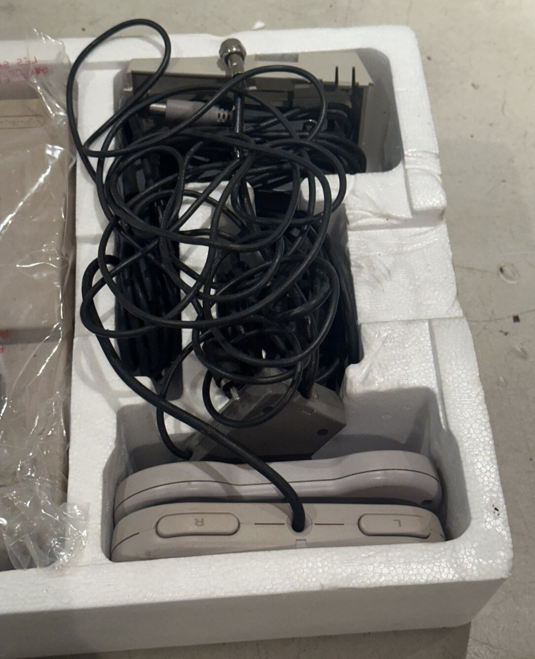 Super NES Nintendo Console Control Set COMPLETE IN BOX 2 Controllers
