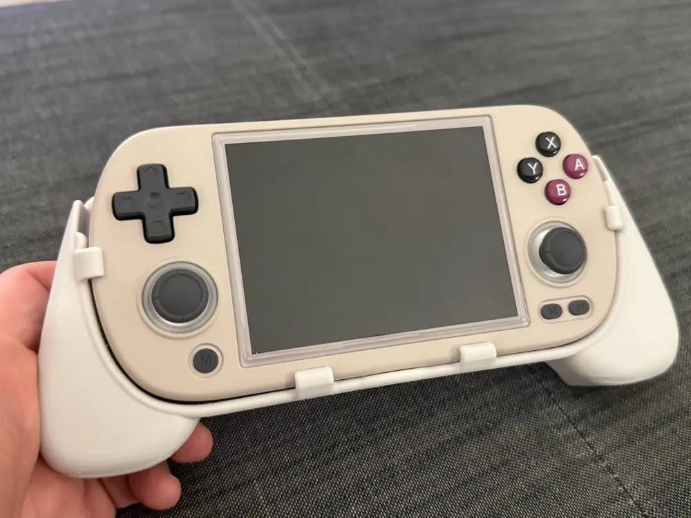 RG40XX H Comfort Grip – Better Handheld Support