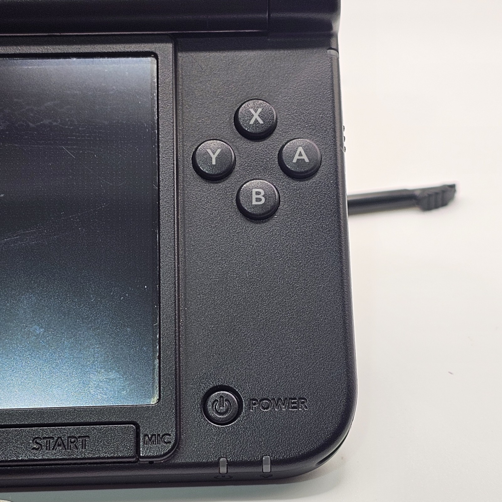 Nintendo 3DS XL Handheld System Black With Charger And Stylus Very Good