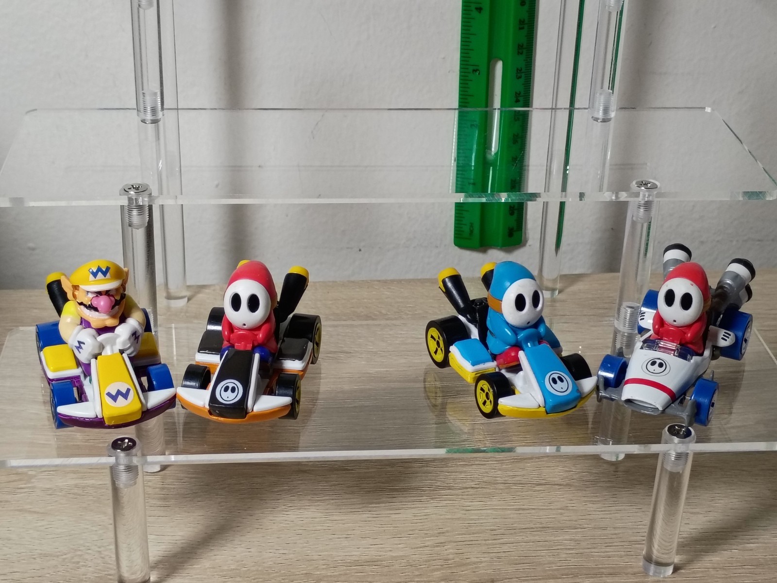 4-PK SUPER MARIO KART Hot Wheels Wario Shy Guy B-Dasher Standard Blue Red